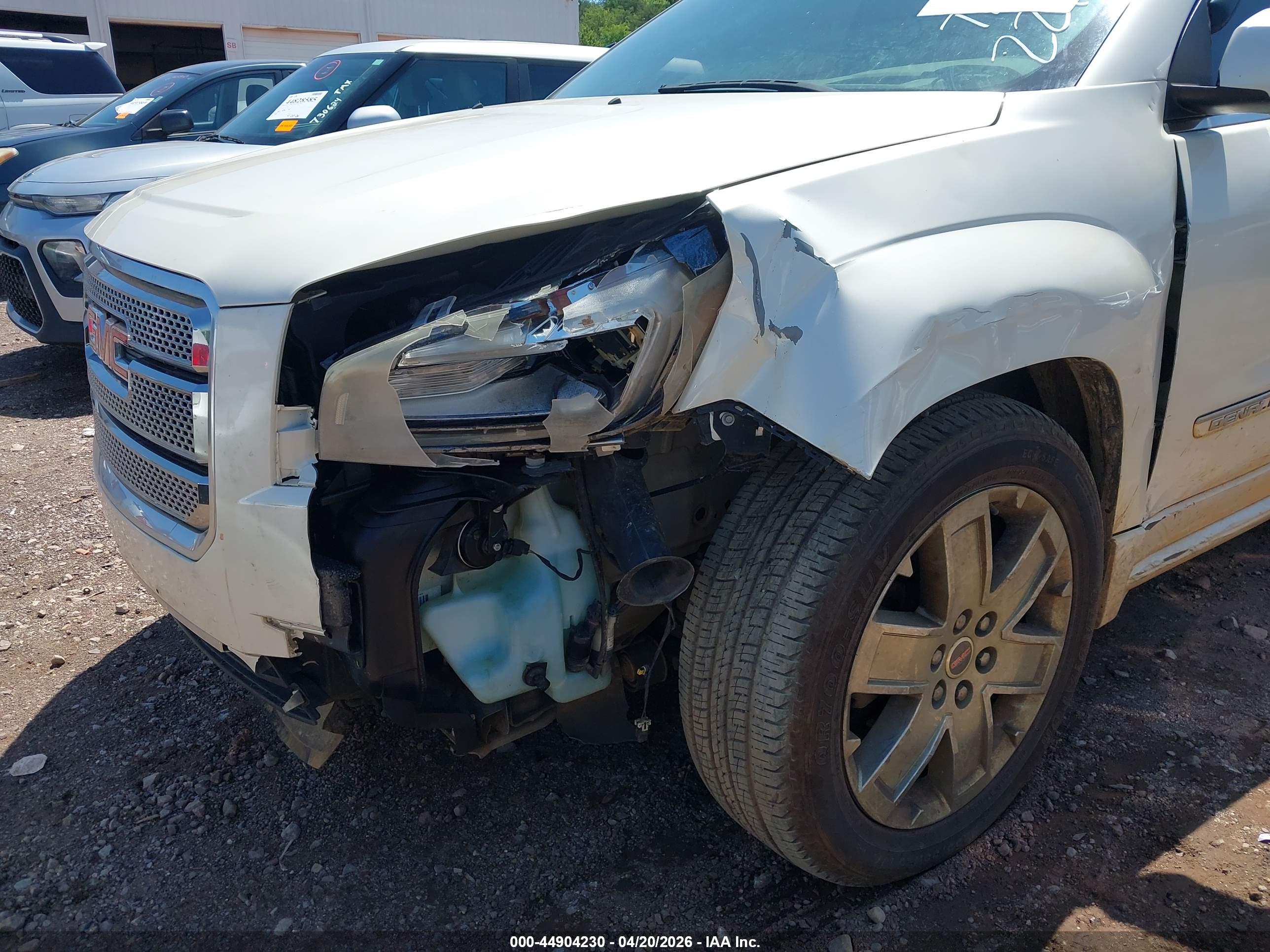 GMC ACADIA image 6