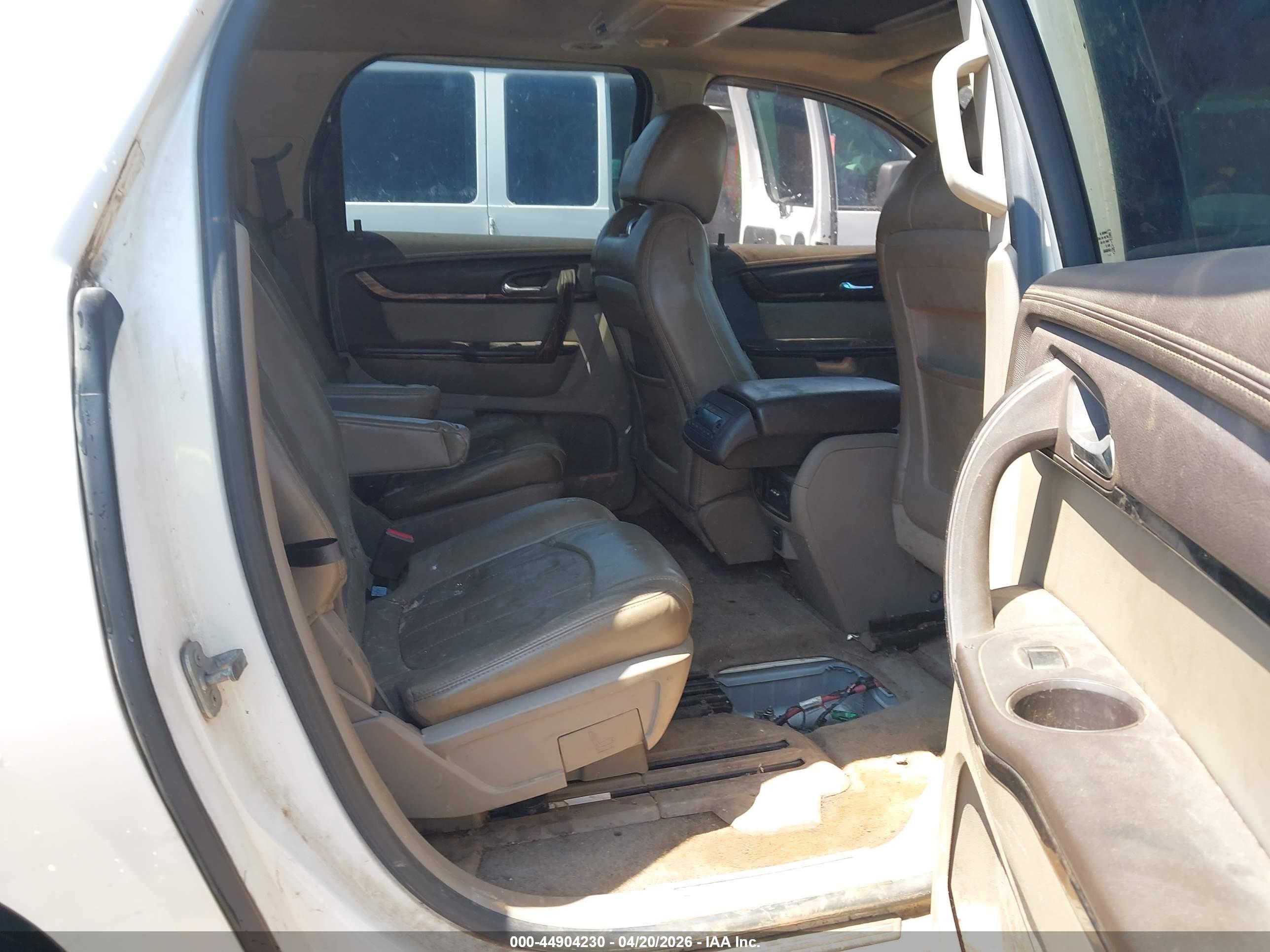 GMC ACADIA image 8
