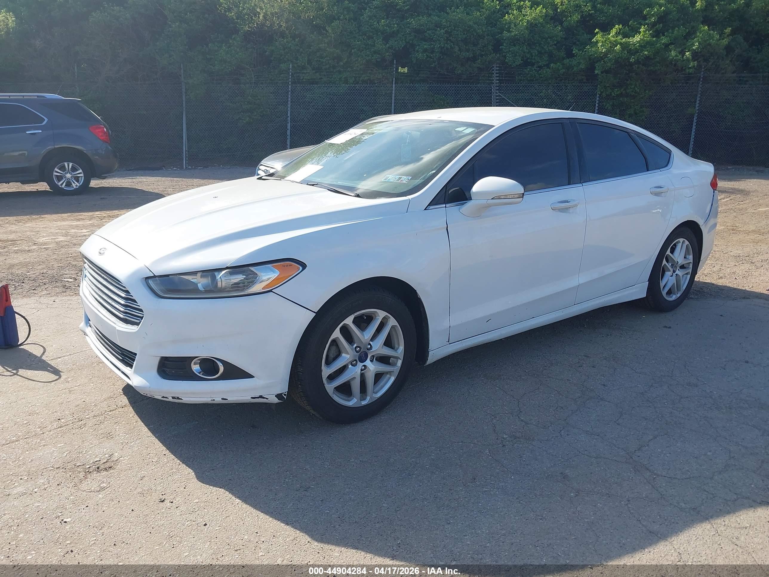 FORD FUSION image 2