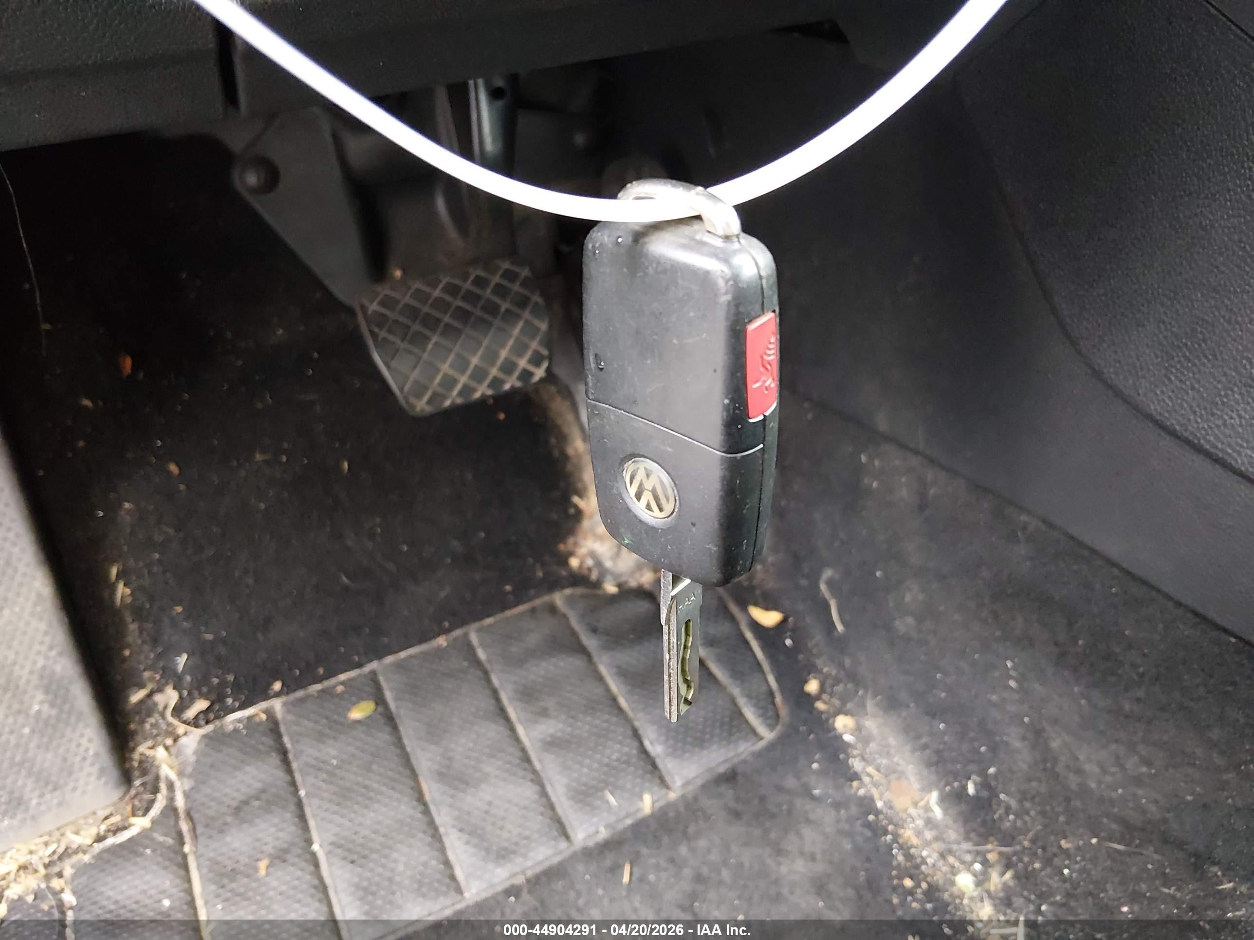 VOLKSWAGEN GOLF image 11