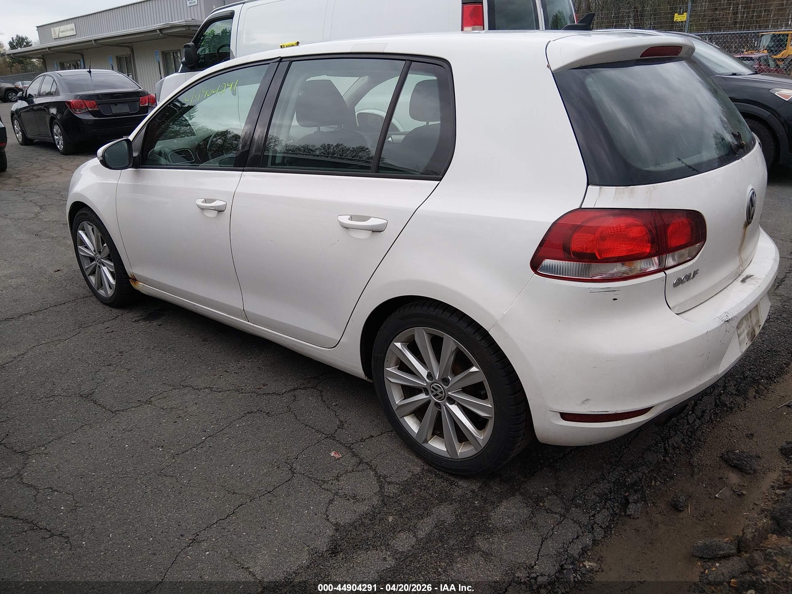 VOLKSWAGEN GOLF image 3