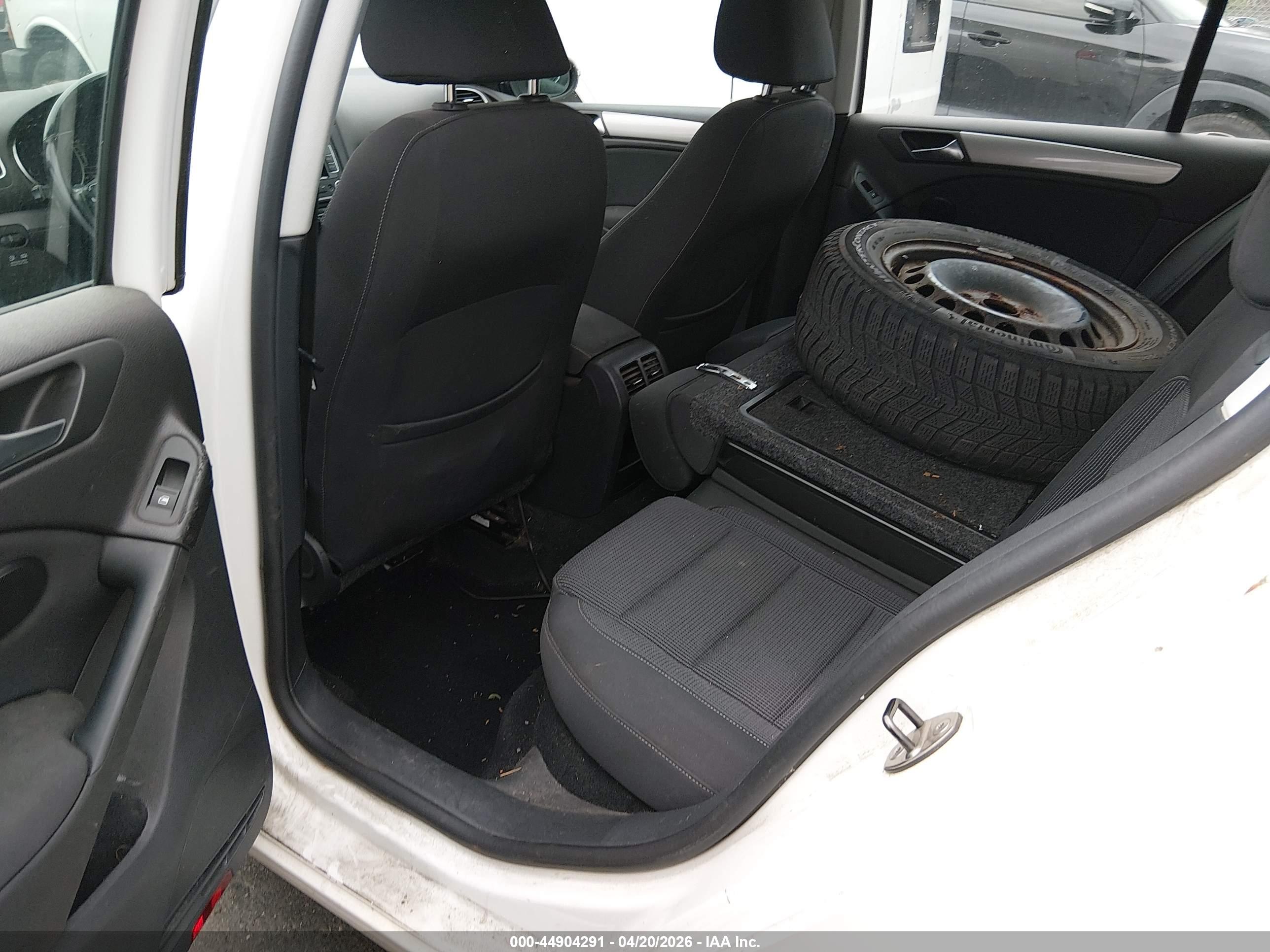 VOLKSWAGEN GOLF image 8