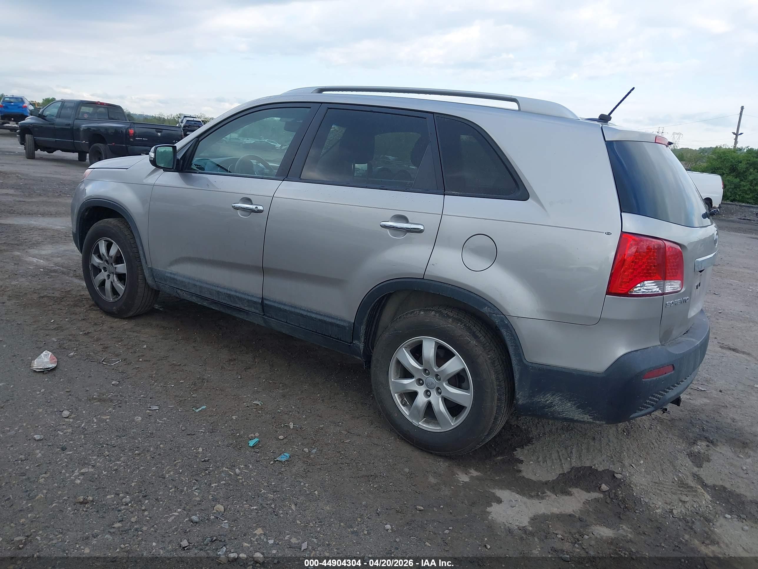 KIA SORENTO image 3