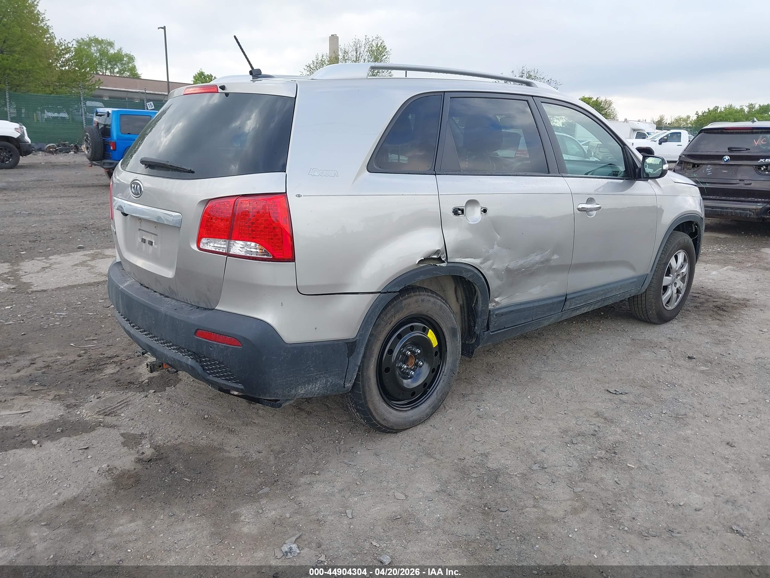 KIA SORENTO image 4