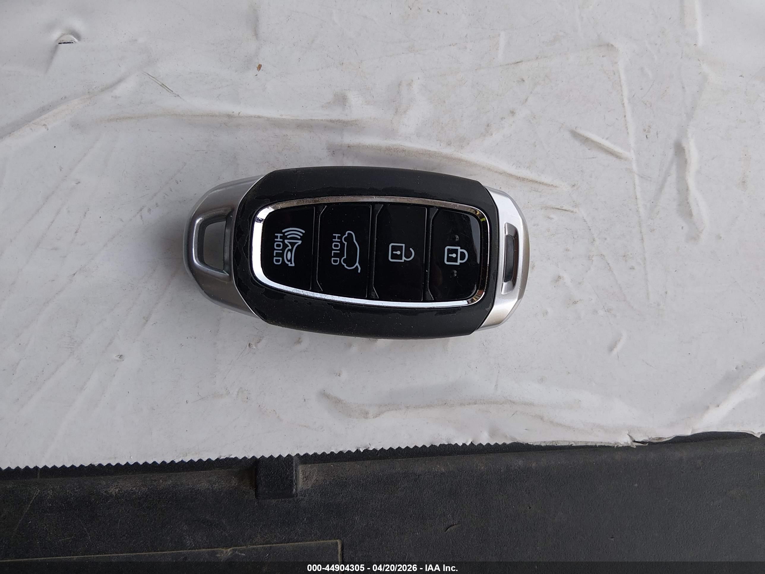 HYUNDAI KONA image 11
