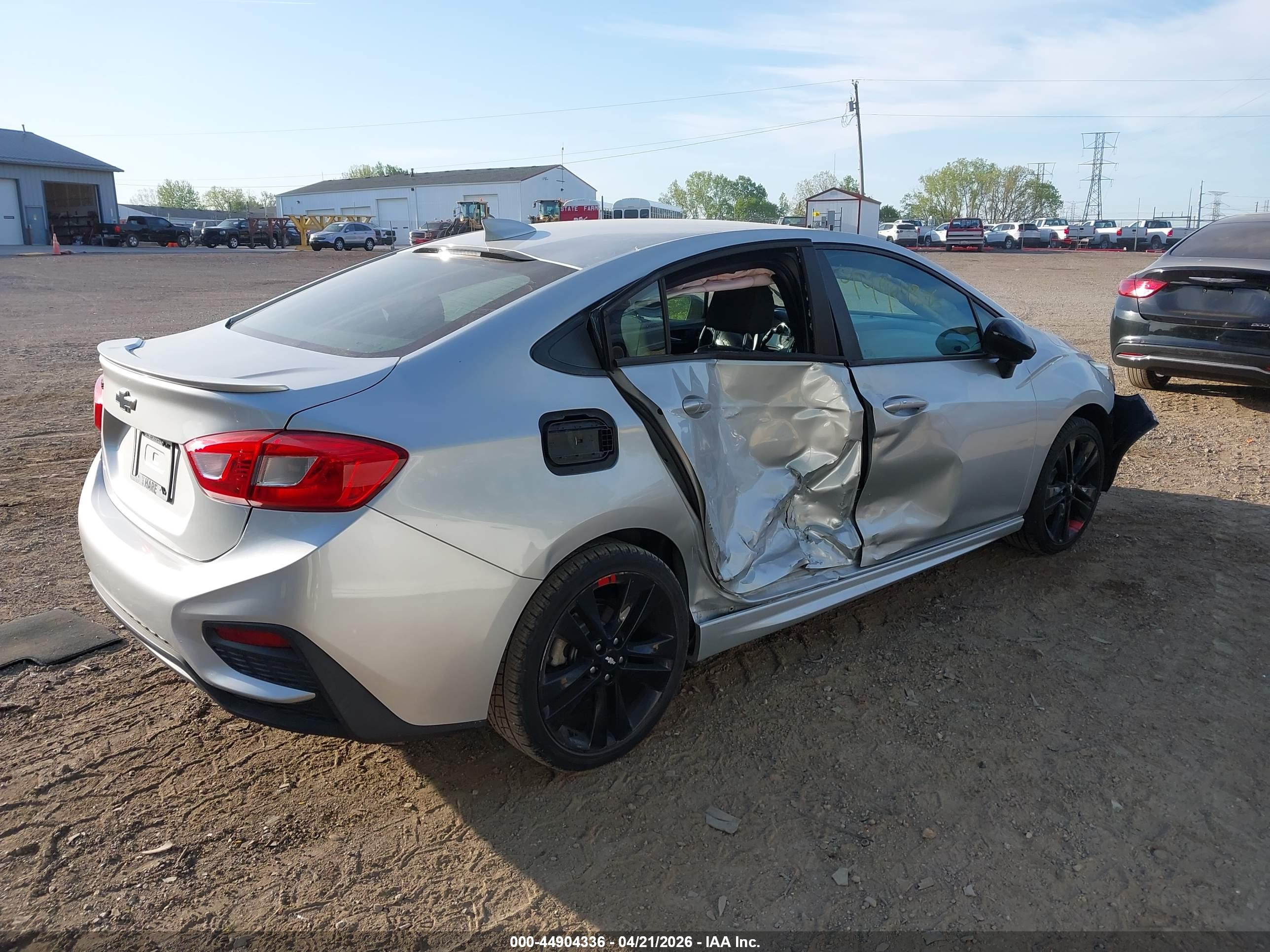 CHEVROLET CRUZE image 4
