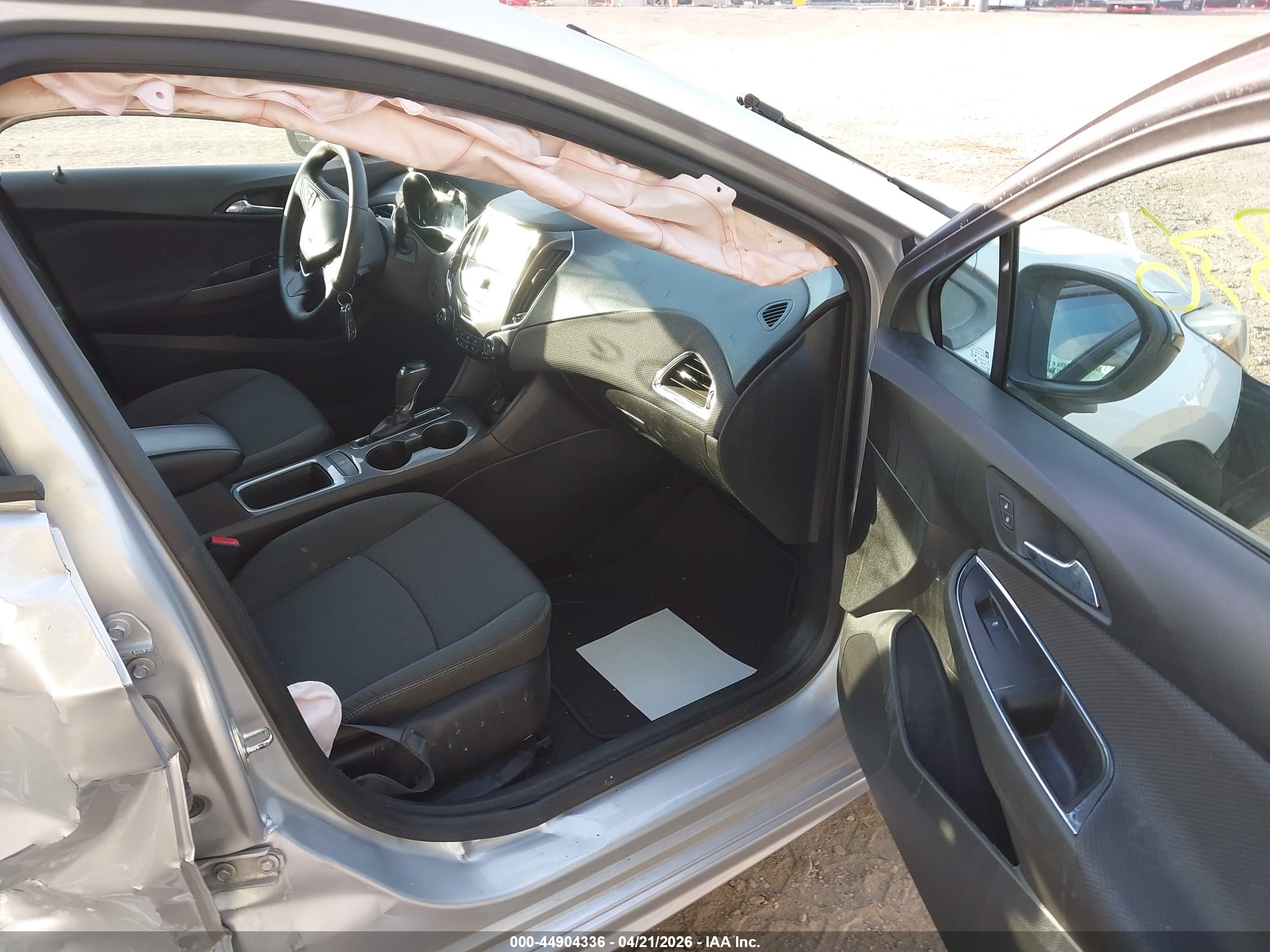 CHEVROLET CRUZE image 5