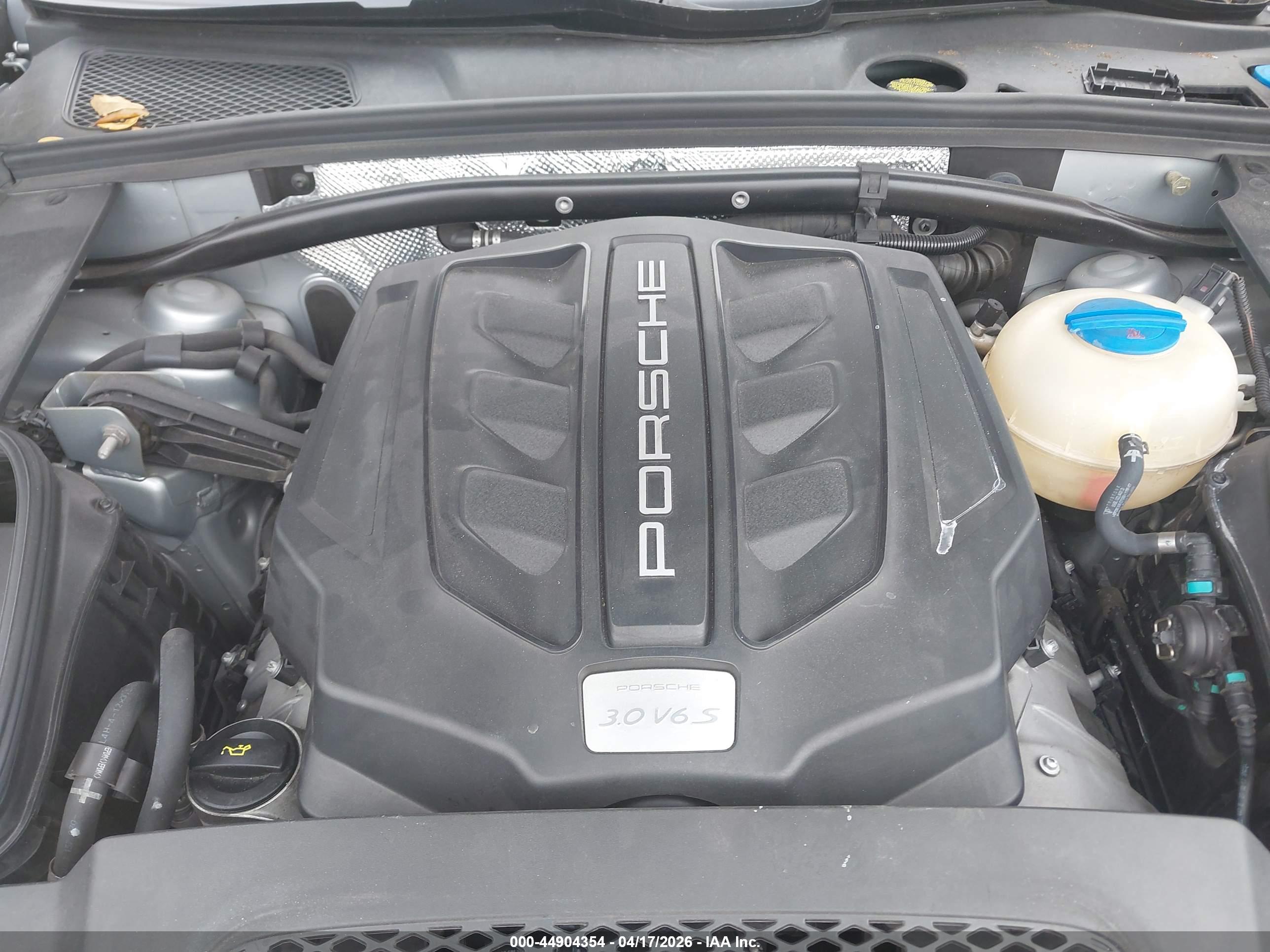 PORSCHE MACAN image 10