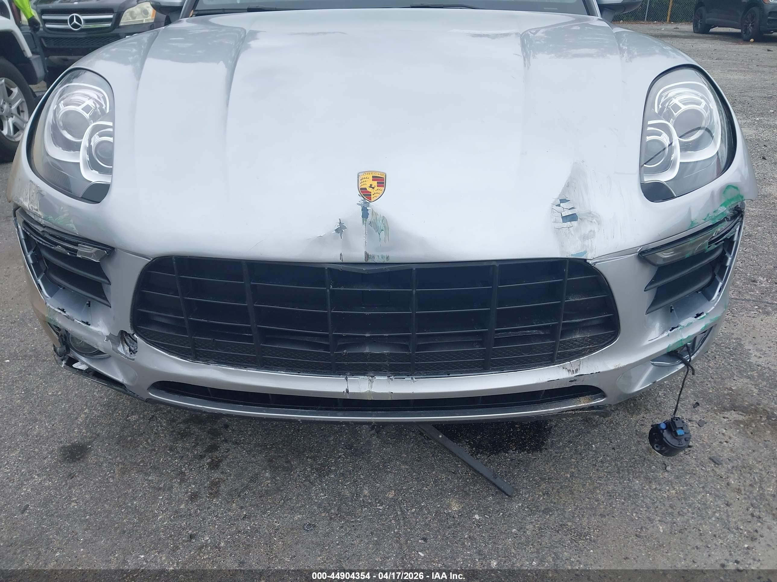 PORSCHE MACAN image 6
