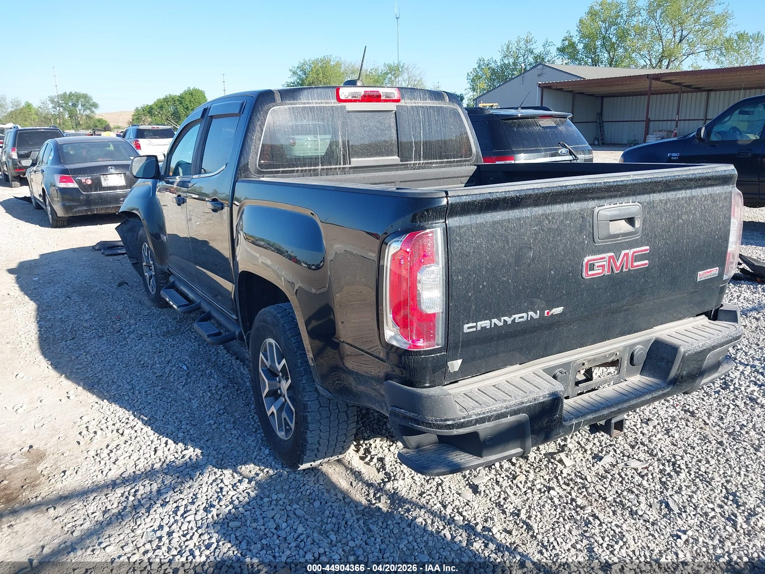 GMC CANYON image 3