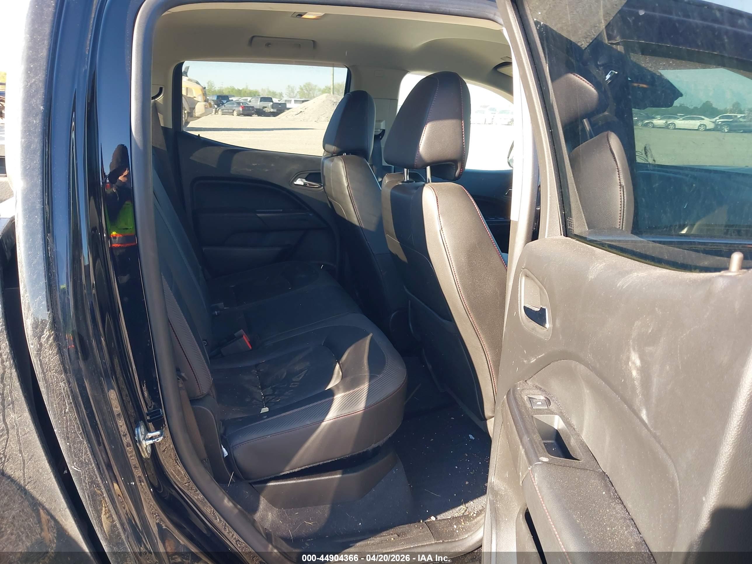 GMC CANYON image 8
