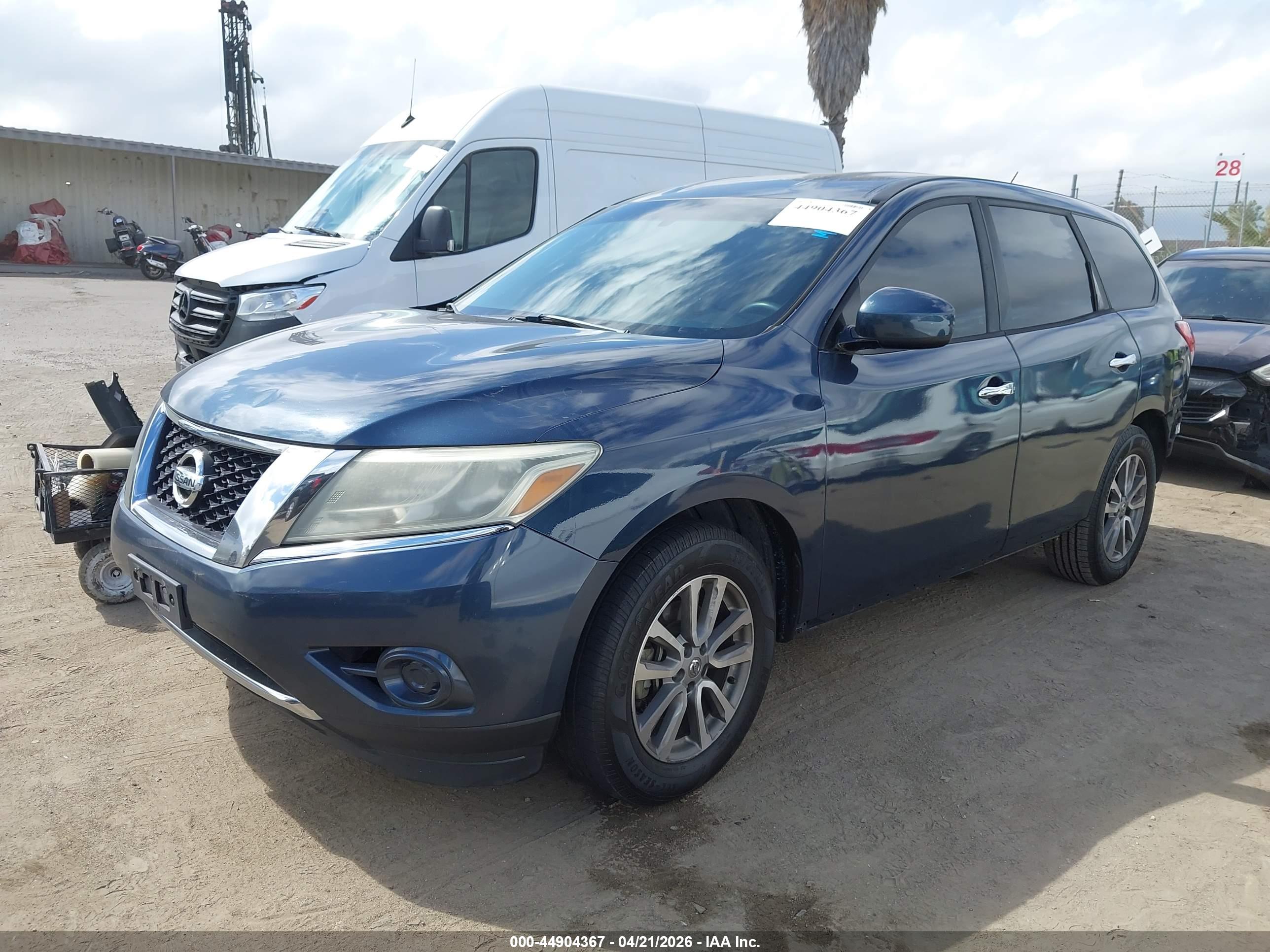 NISSAN PATHFINDER image 2