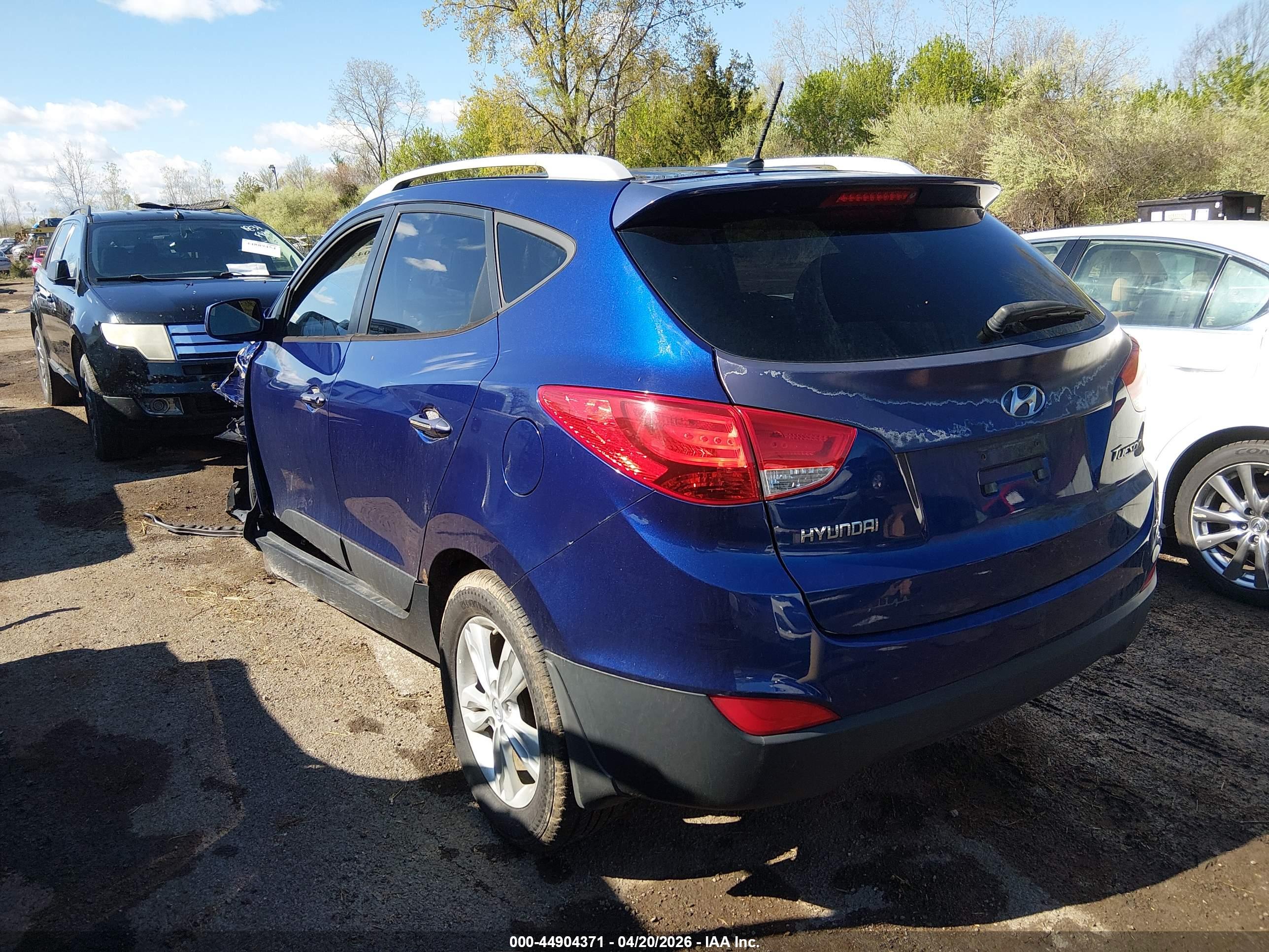 HYUNDAI TUCSON image 3
