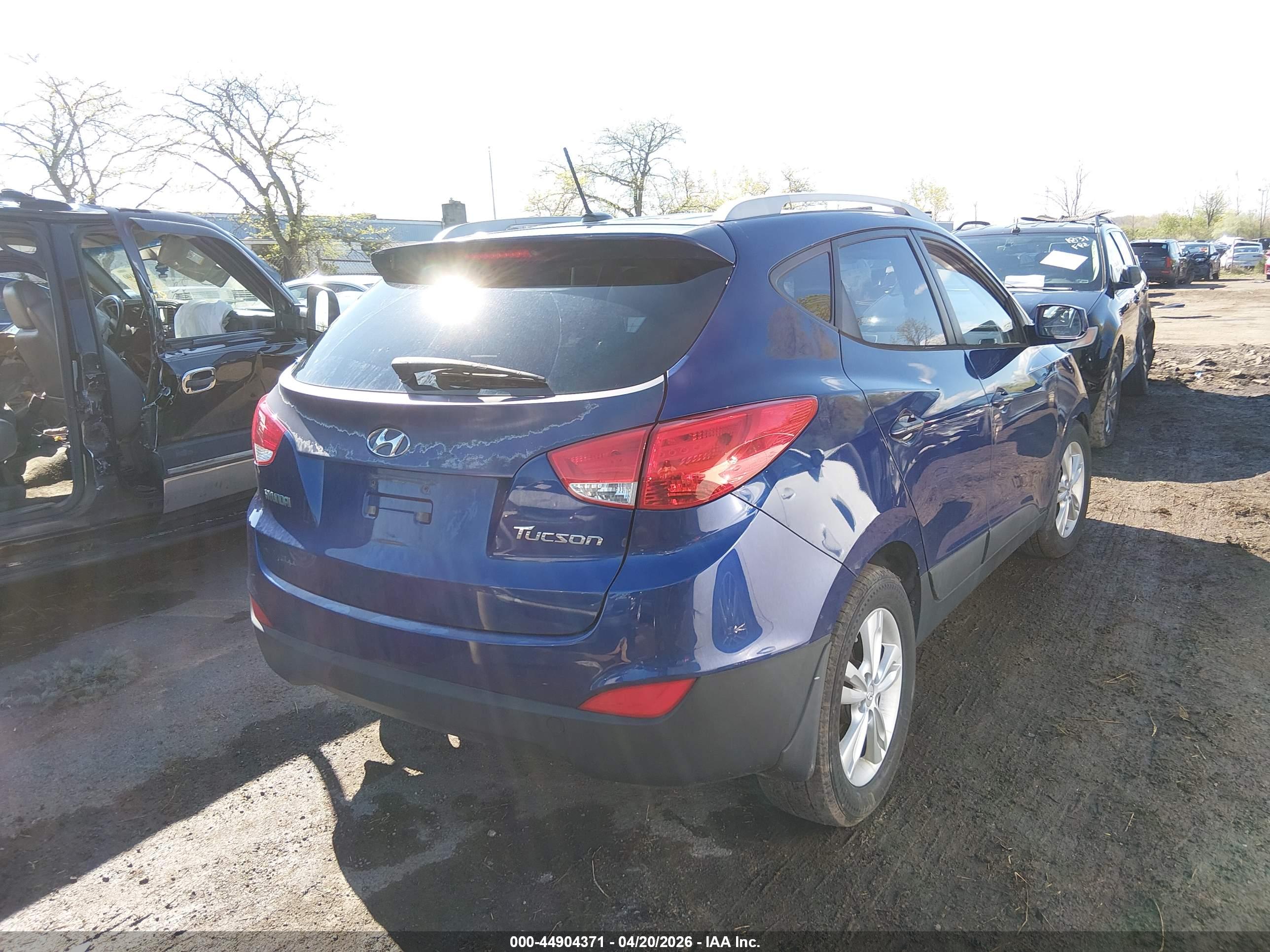 HYUNDAI TUCSON image 4