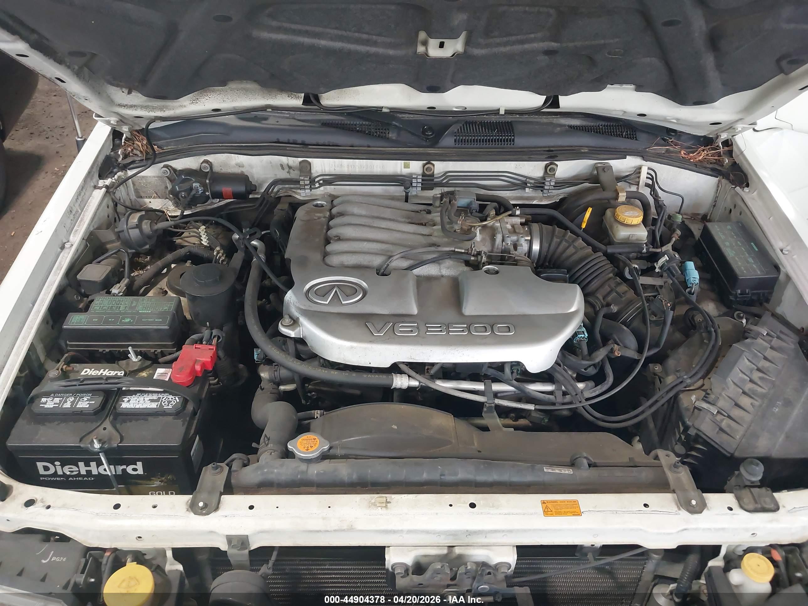 INFINITI QX4 image 10