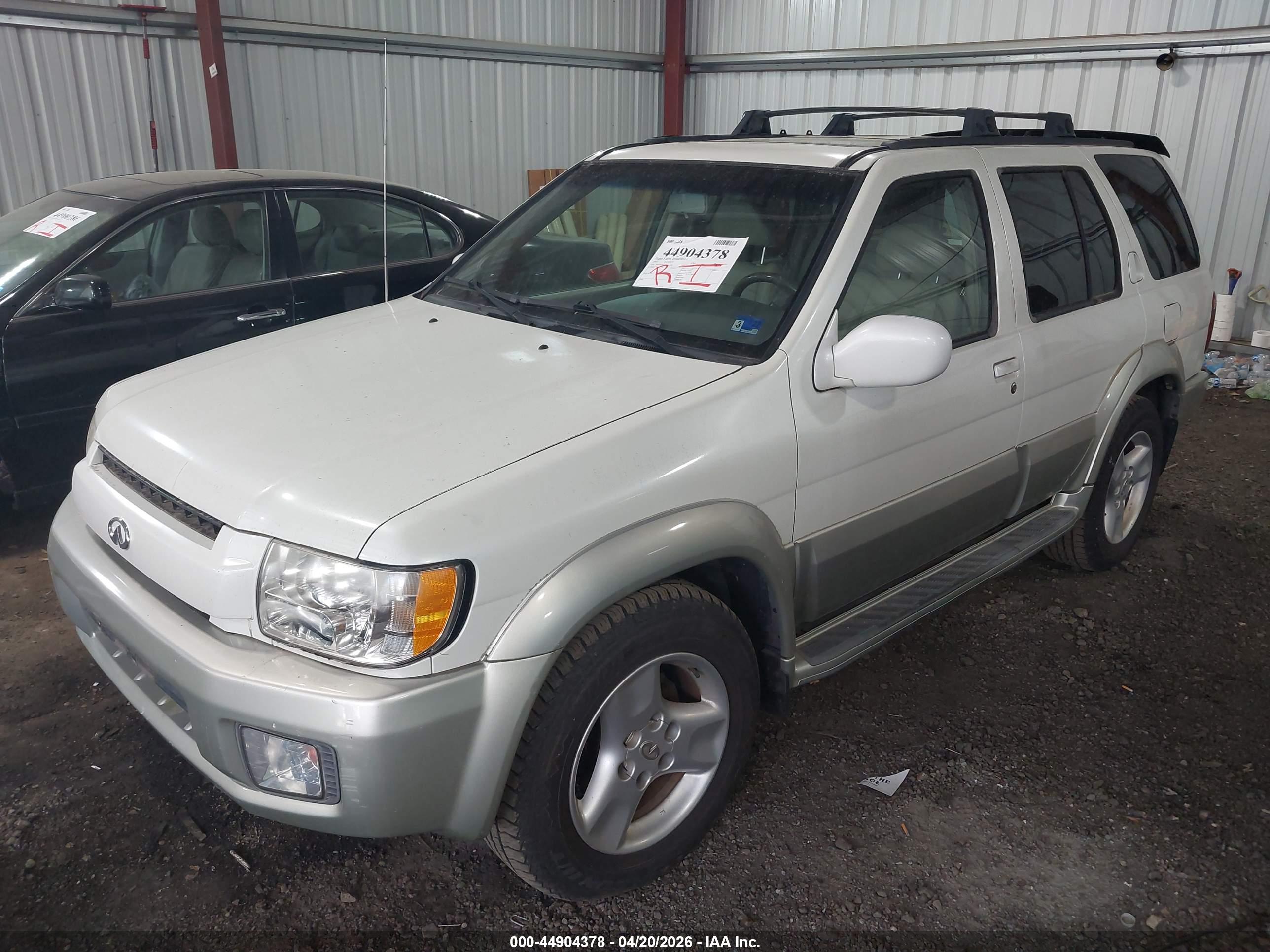 INFINITI QX4 image 2