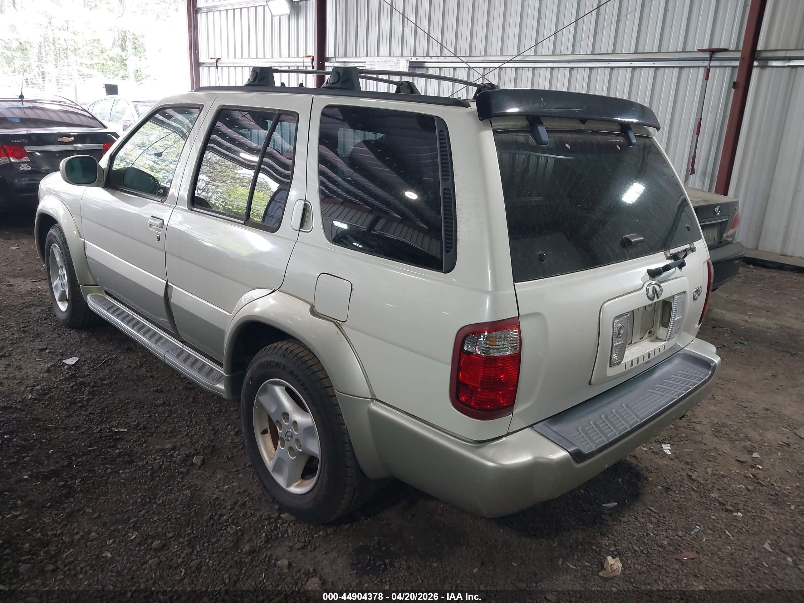 INFINITI QX4 image 3
