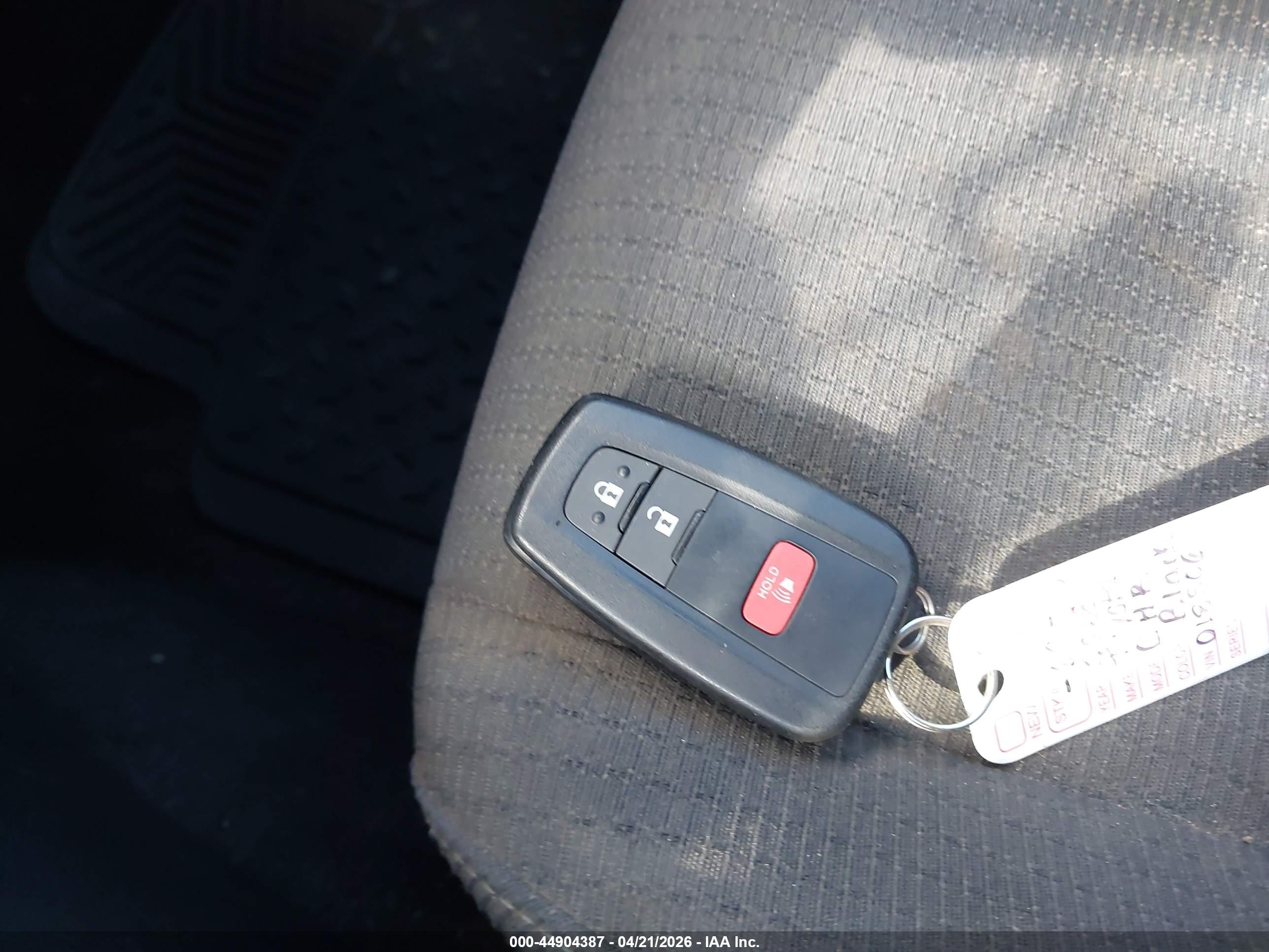 TOYOTA C-HR image 11