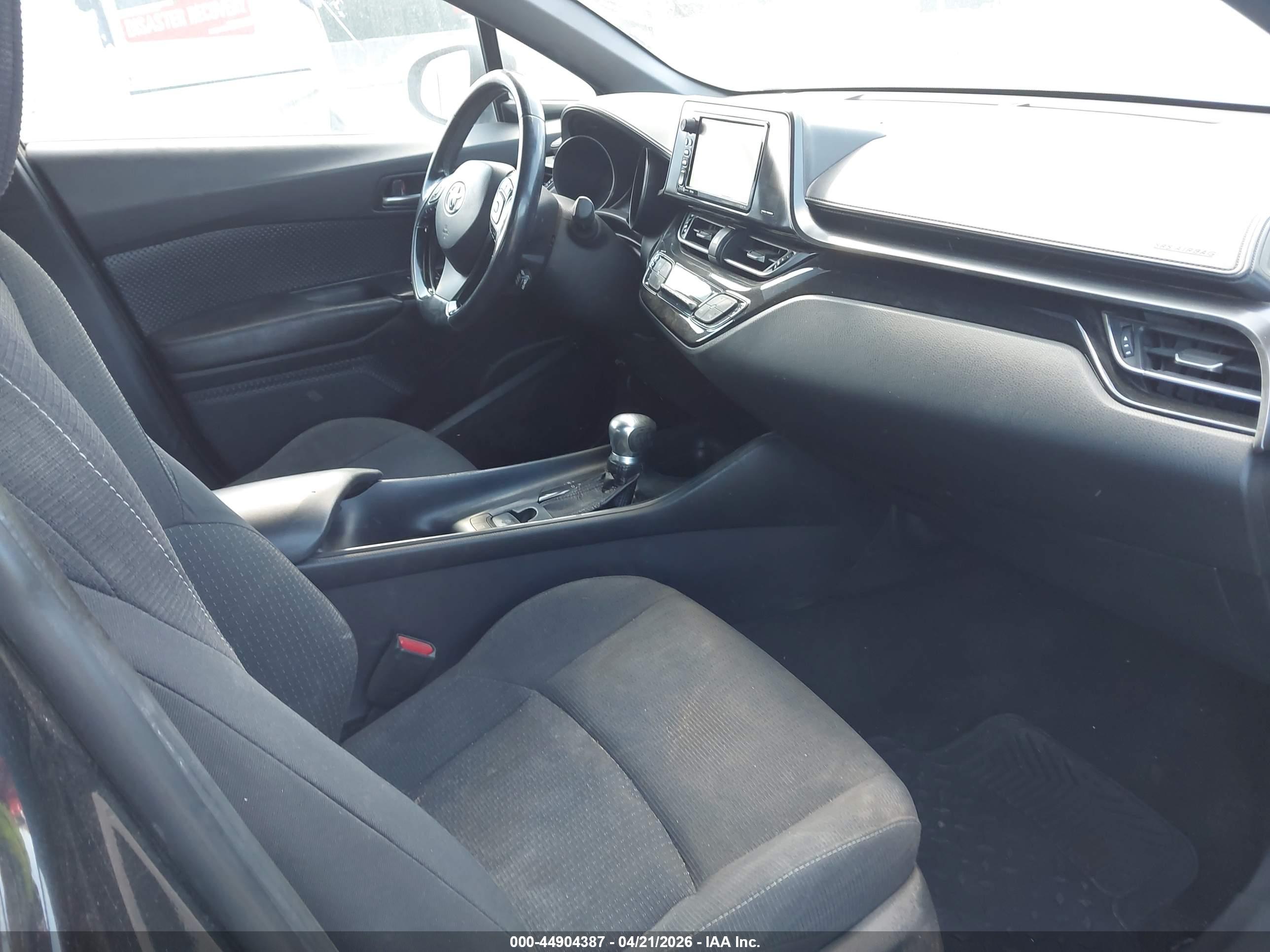 TOYOTA C-HR image 5