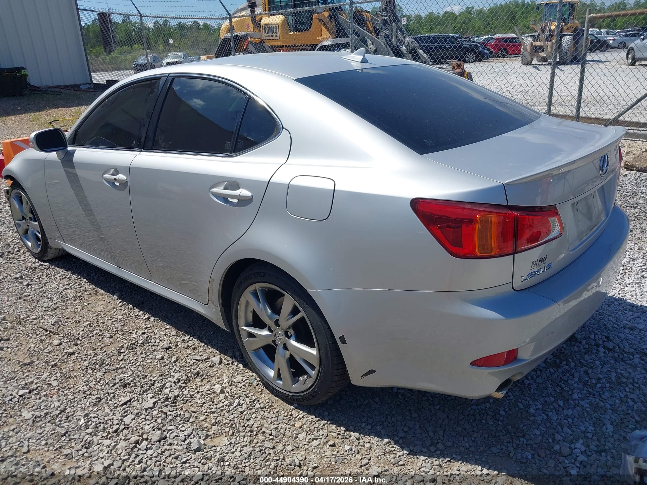 LEXUS IS image 3