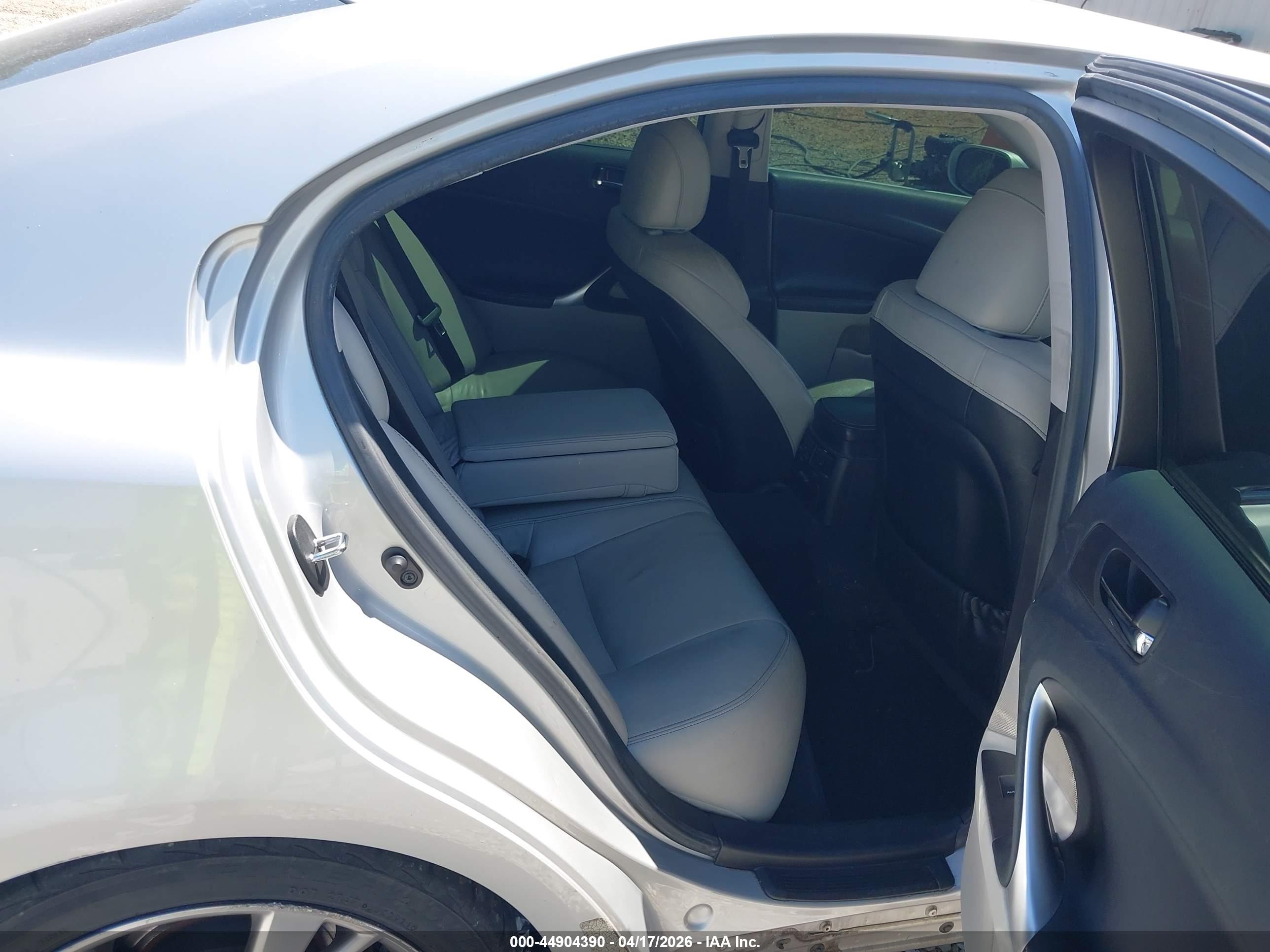 LEXUS IS image 8