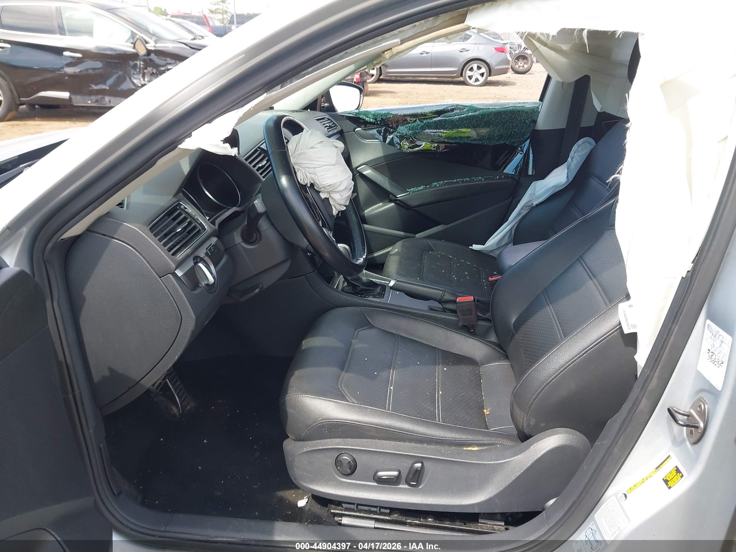 VOLKSWAGEN PASSAT image 5
