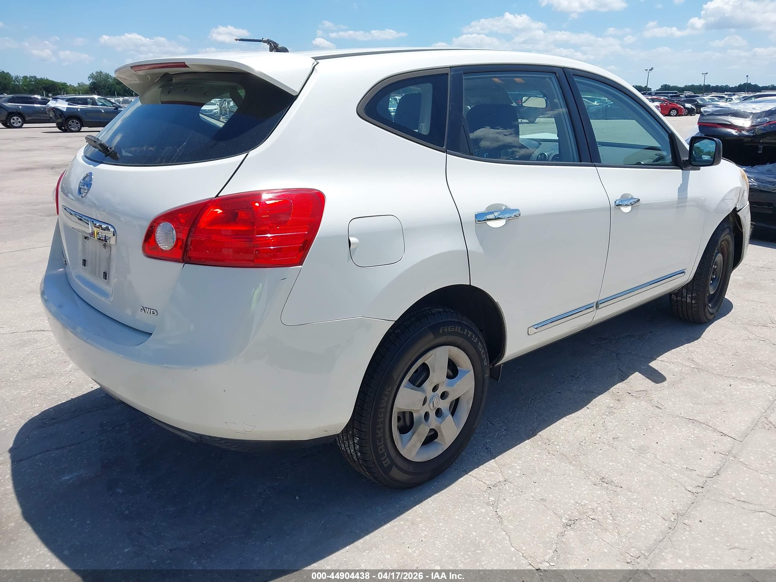 NISSAN ROGUE image 4