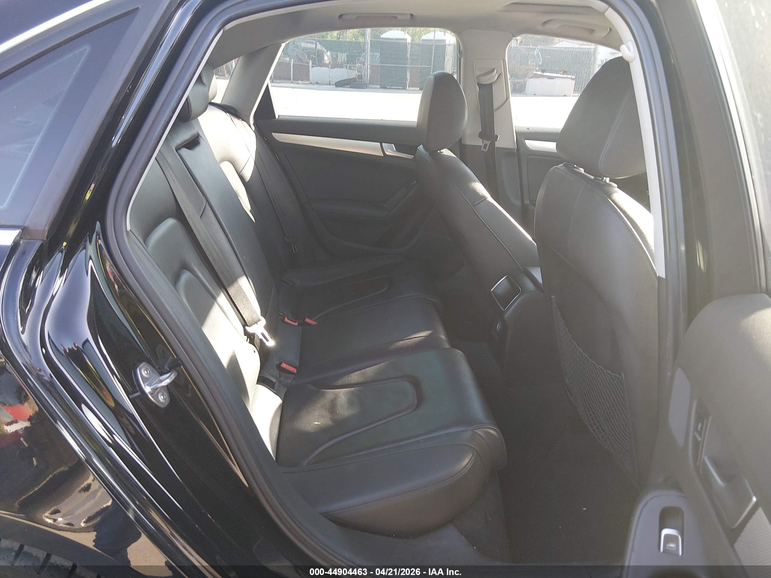 AUDI A4 image 8