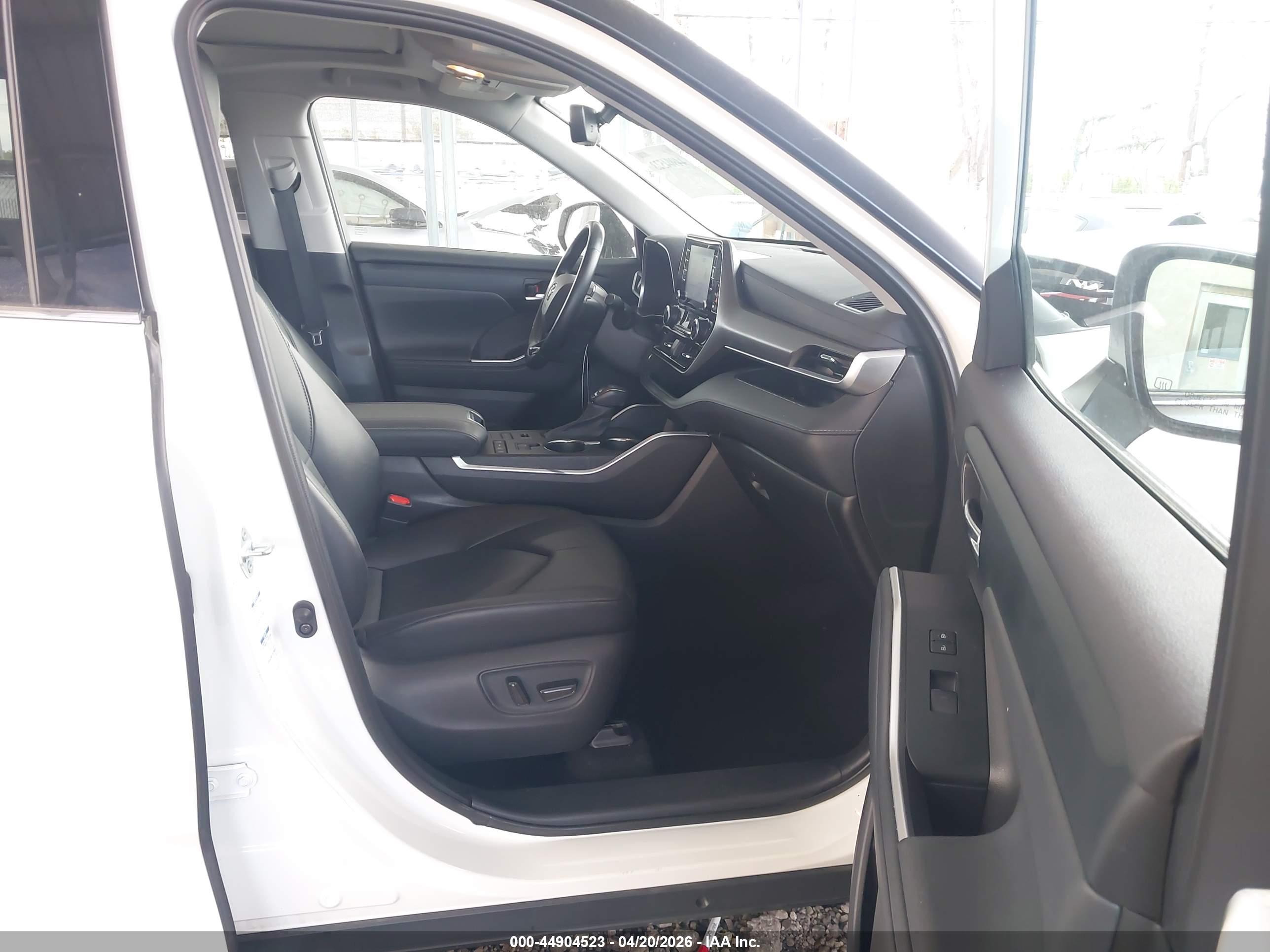 TOYOTA HIGHLANDER image 5