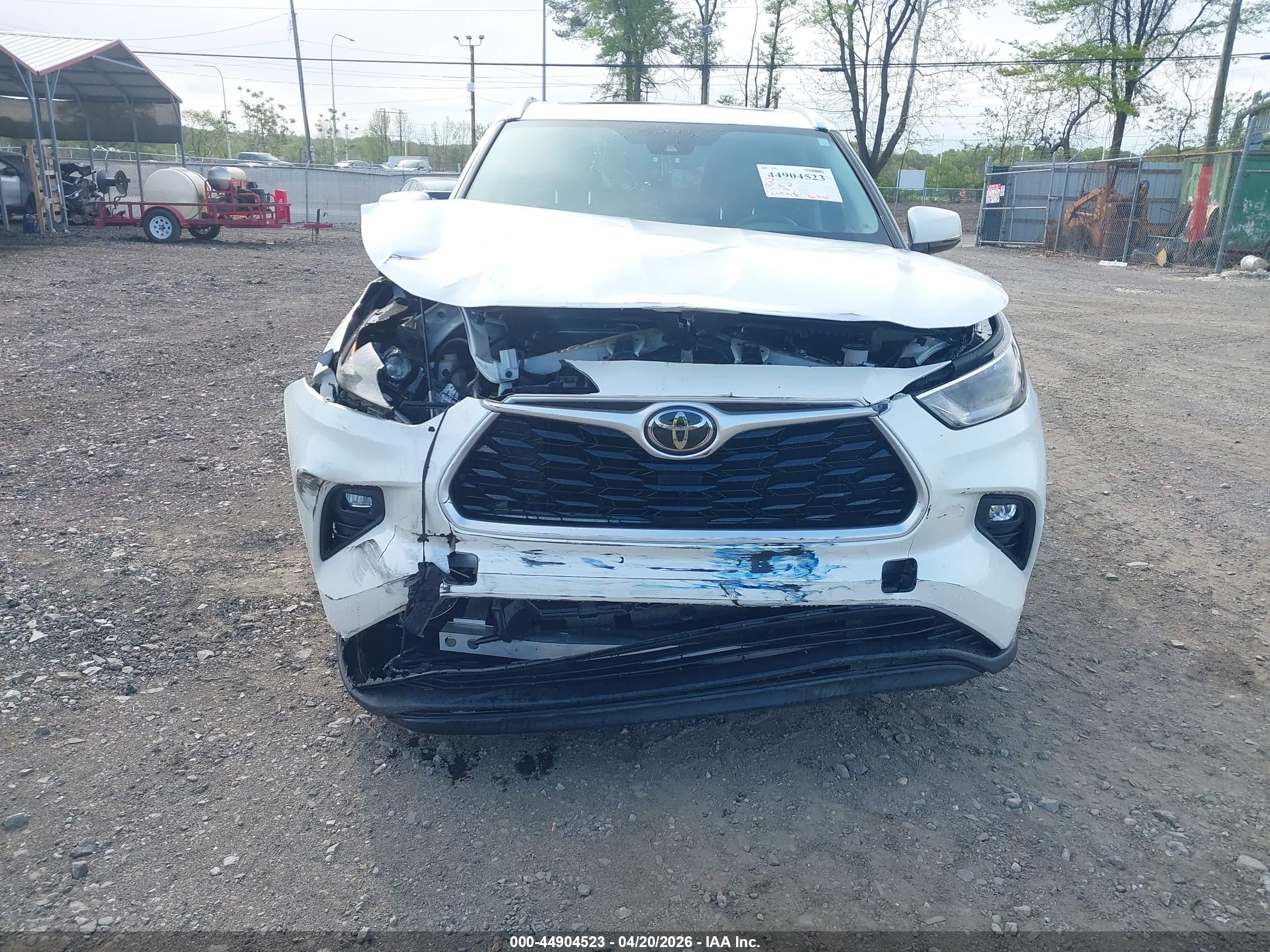 TOYOTA HIGHLANDER image 6