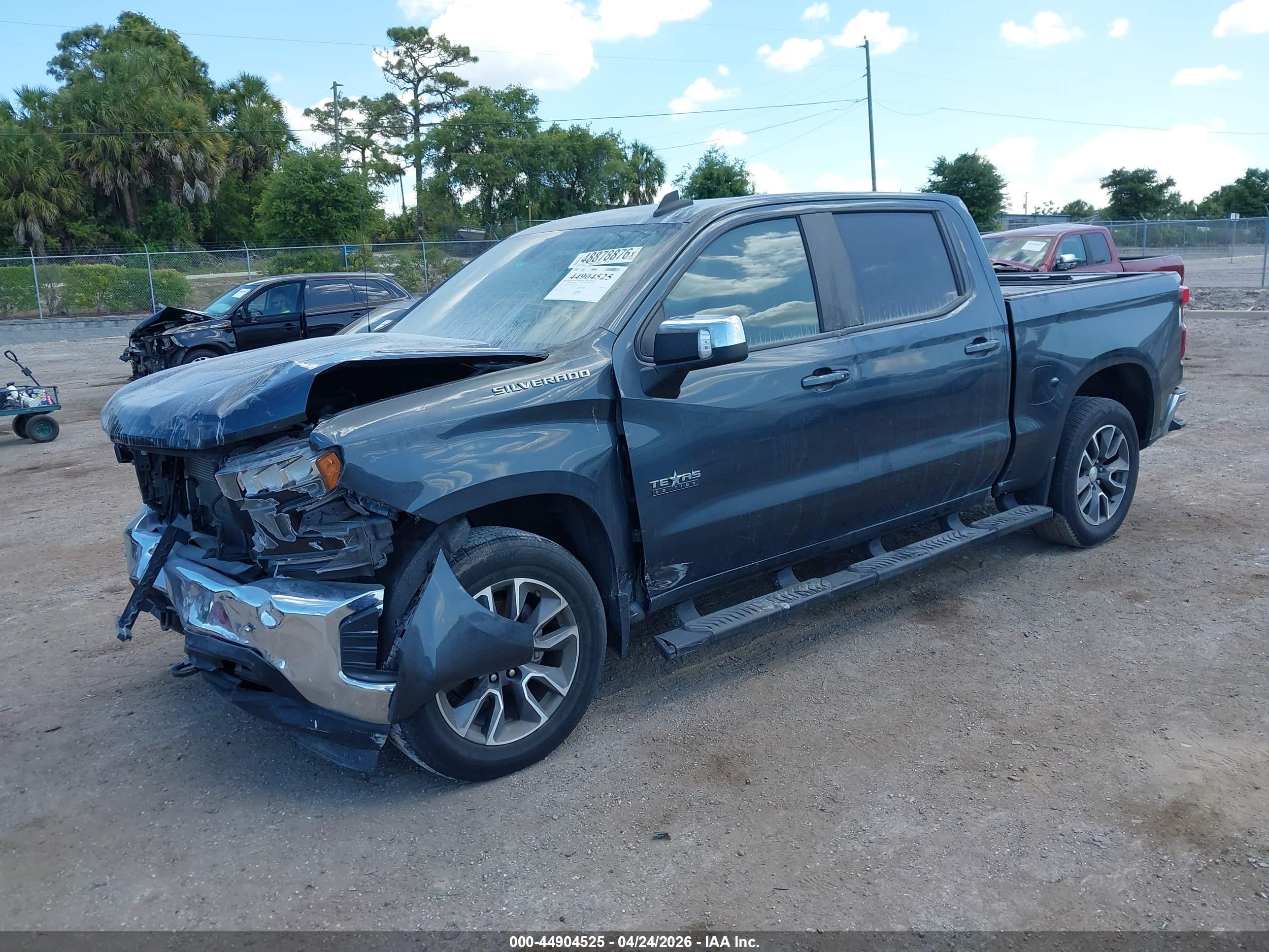 CHEVROLET SILVERADO image 2