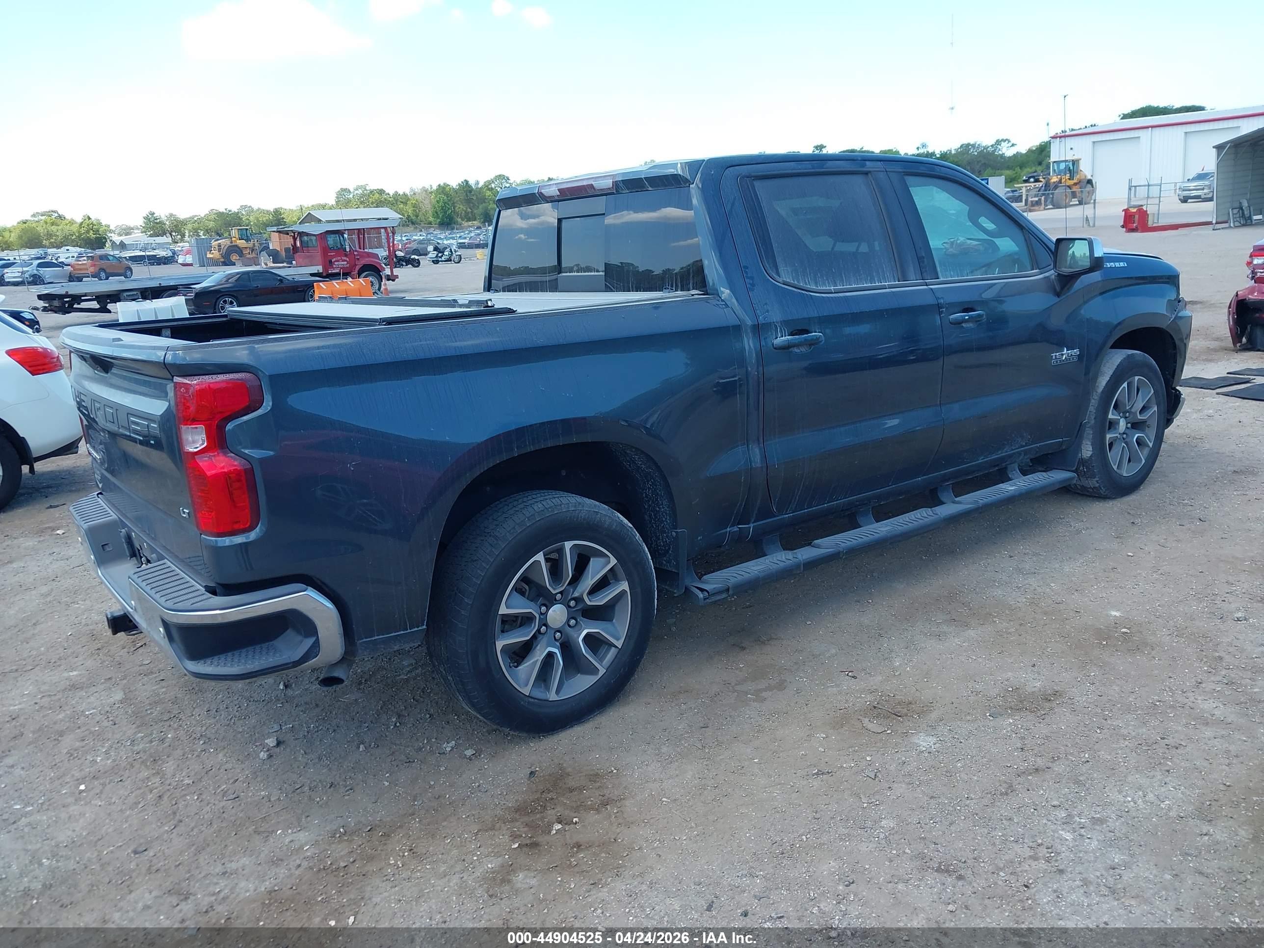 CHEVROLET SILVERADO image 4