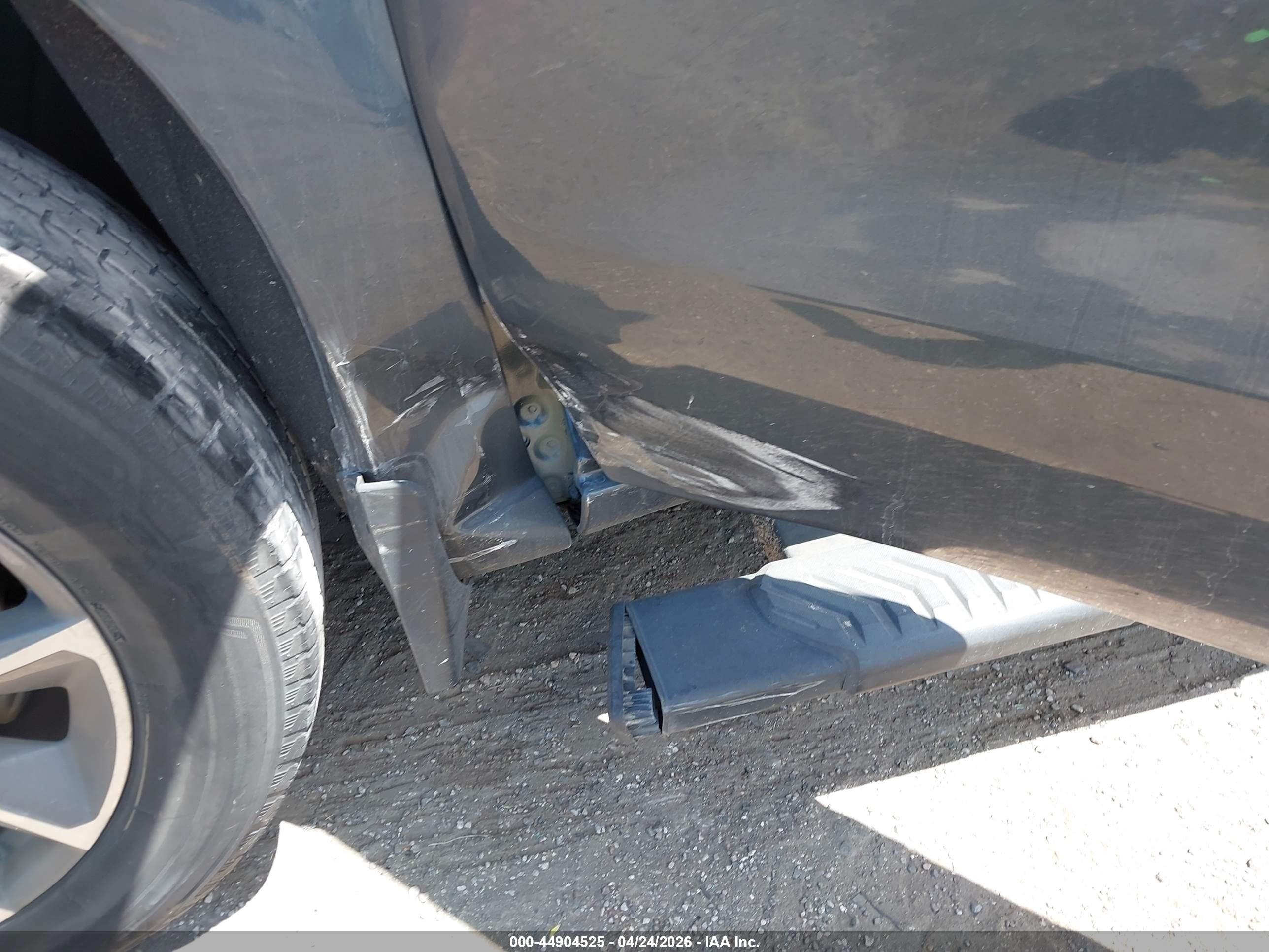 CHEVROLET SILVERADO image 6