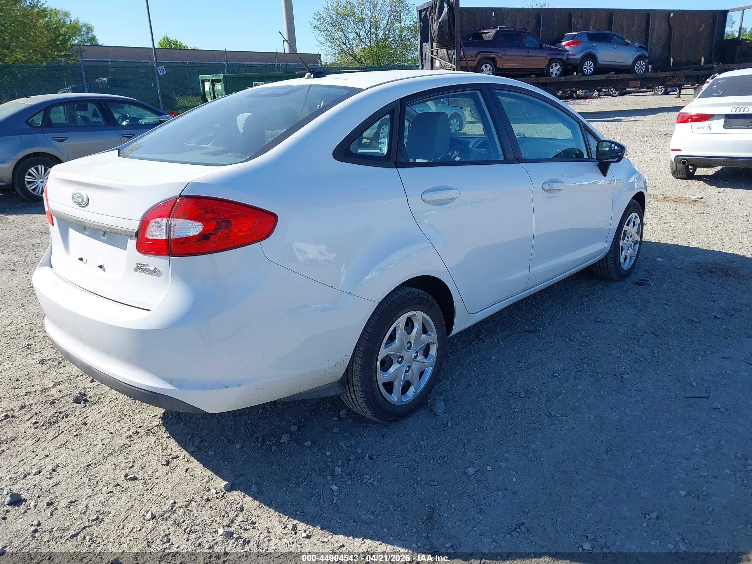 FORD FIESTA image 4