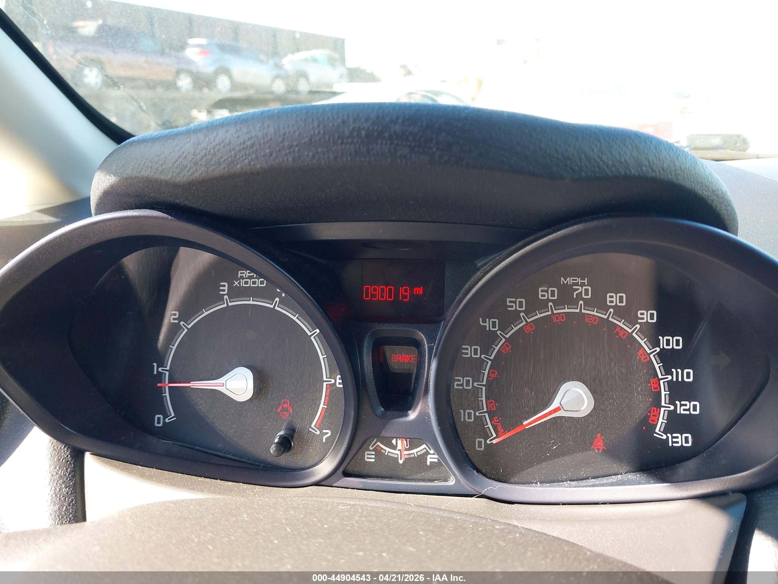 FORD FIESTA image 7