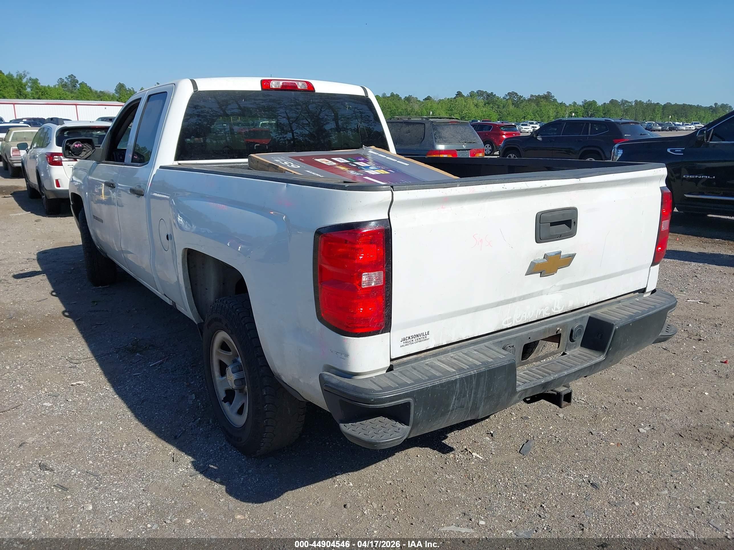 CHEVROLET SILVERADO image 3