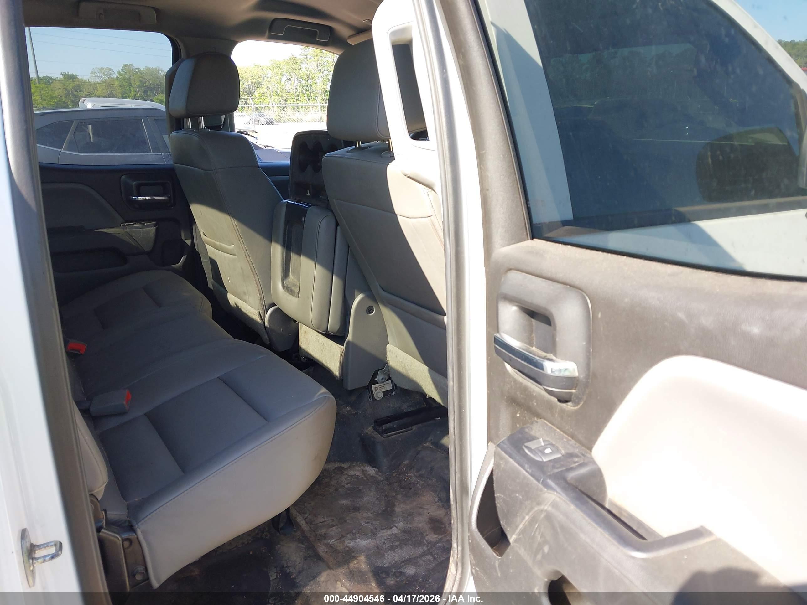 CHEVROLET SILVERADO image 8