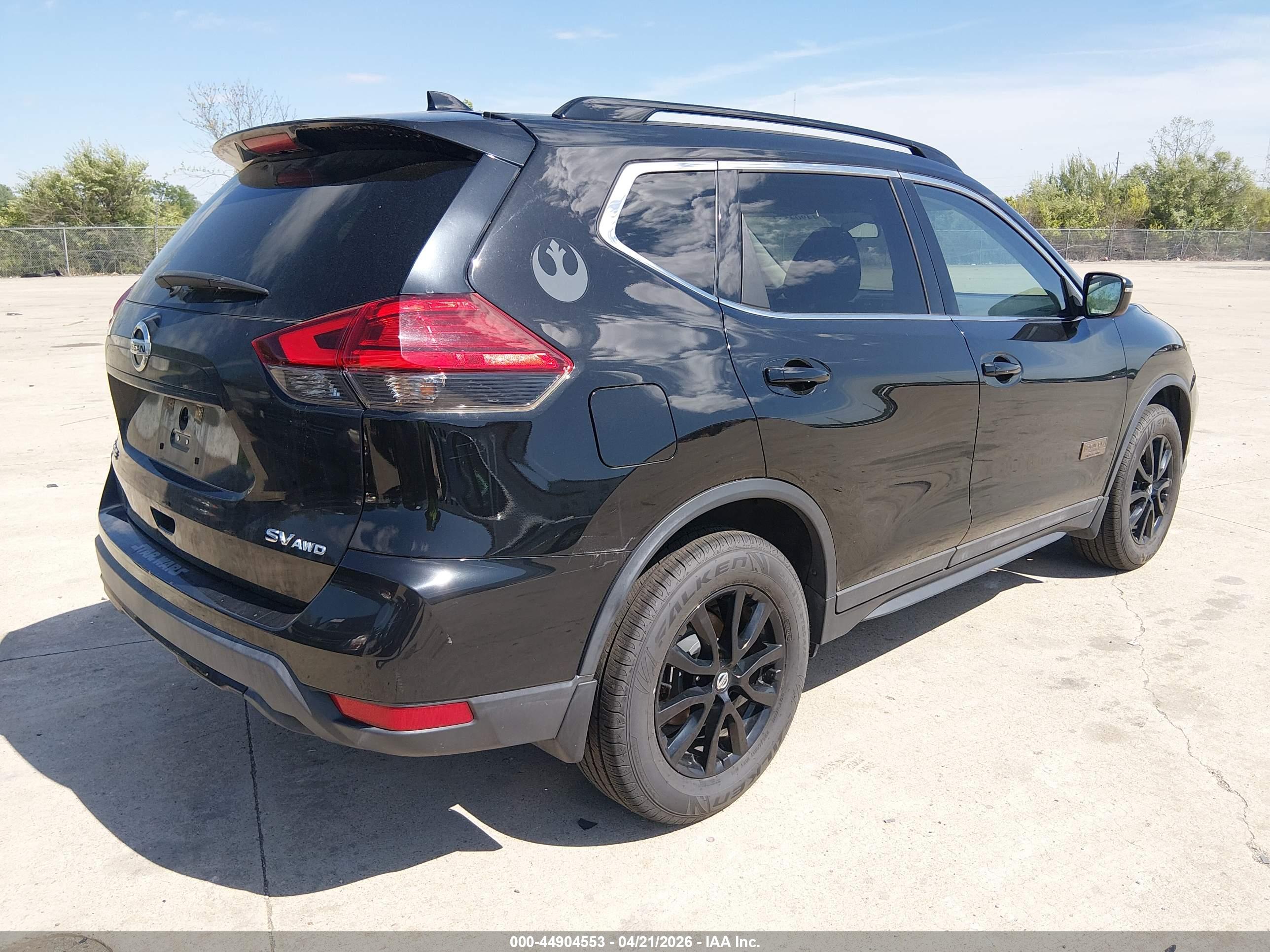 NISSAN ROGUE image 4