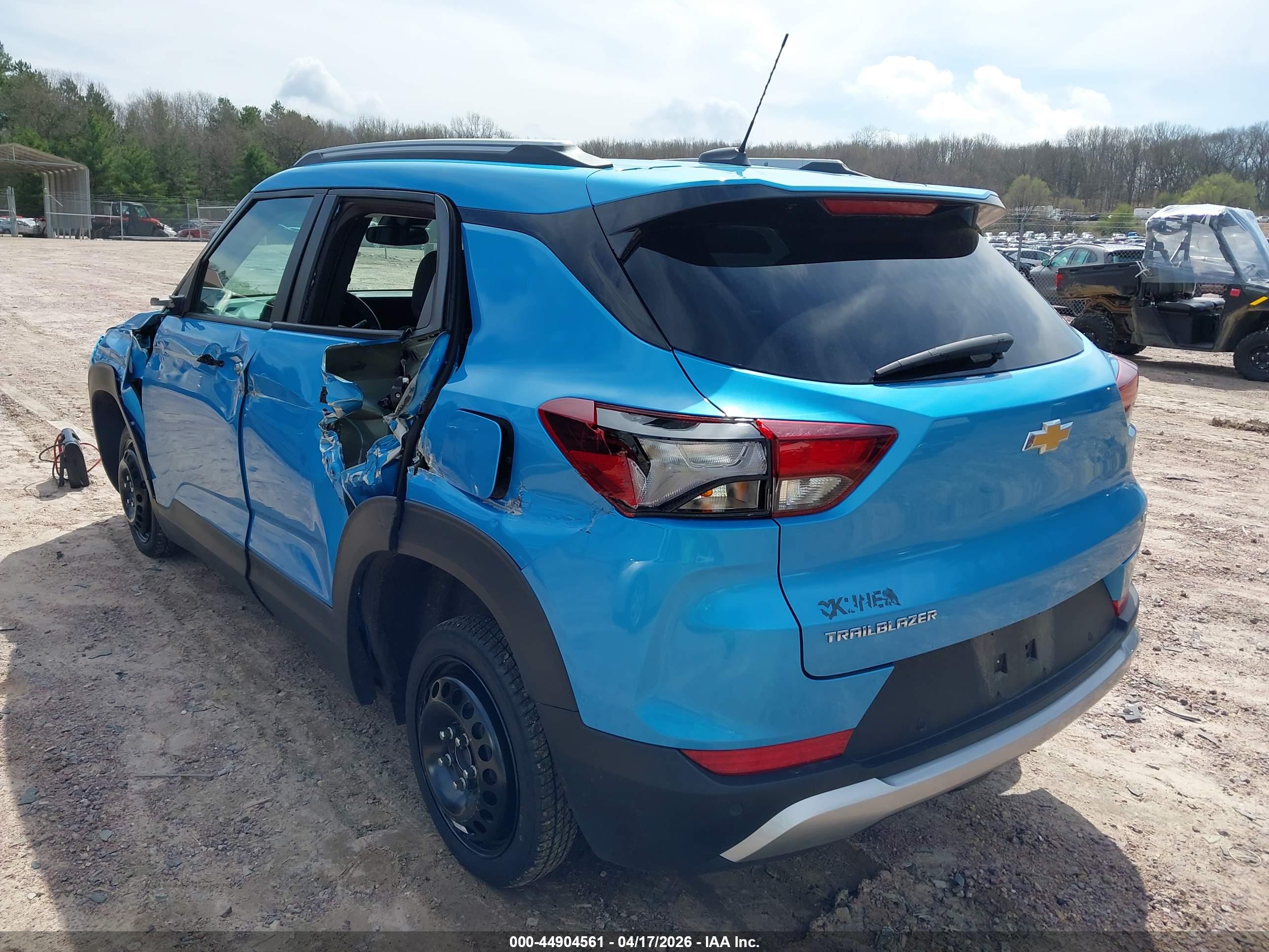 CHEVROLET TRAILBLAZER image 3
