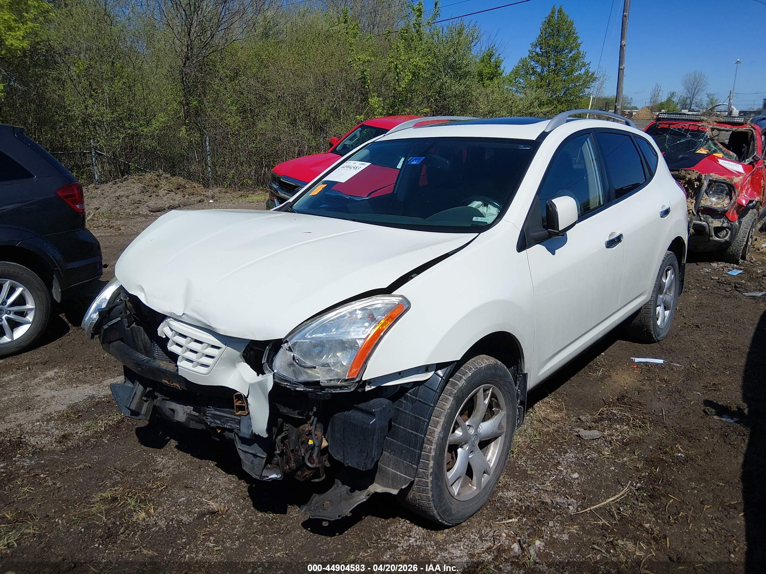 NISSAN ROGUE image 2