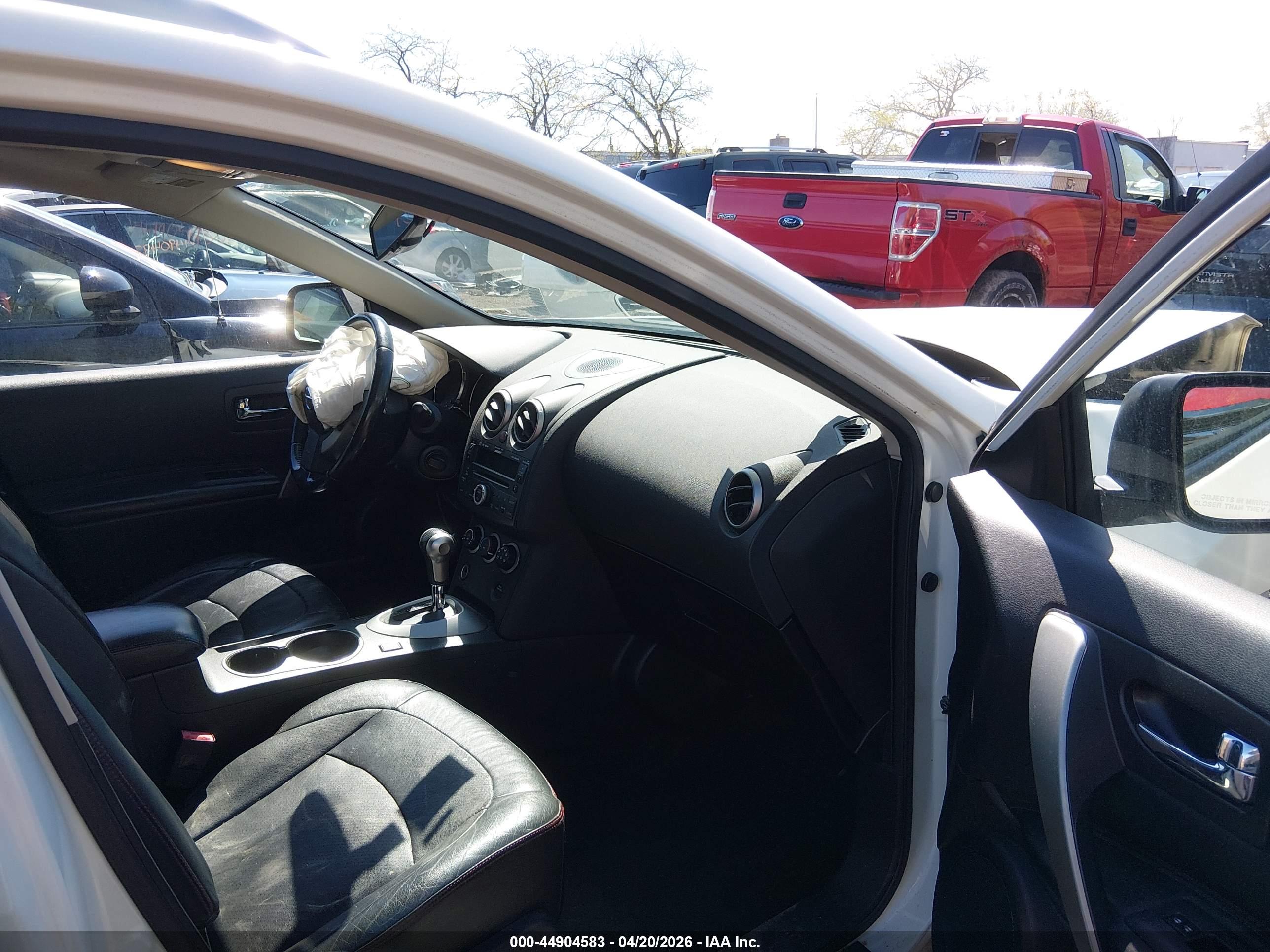 NISSAN ROGUE image 5