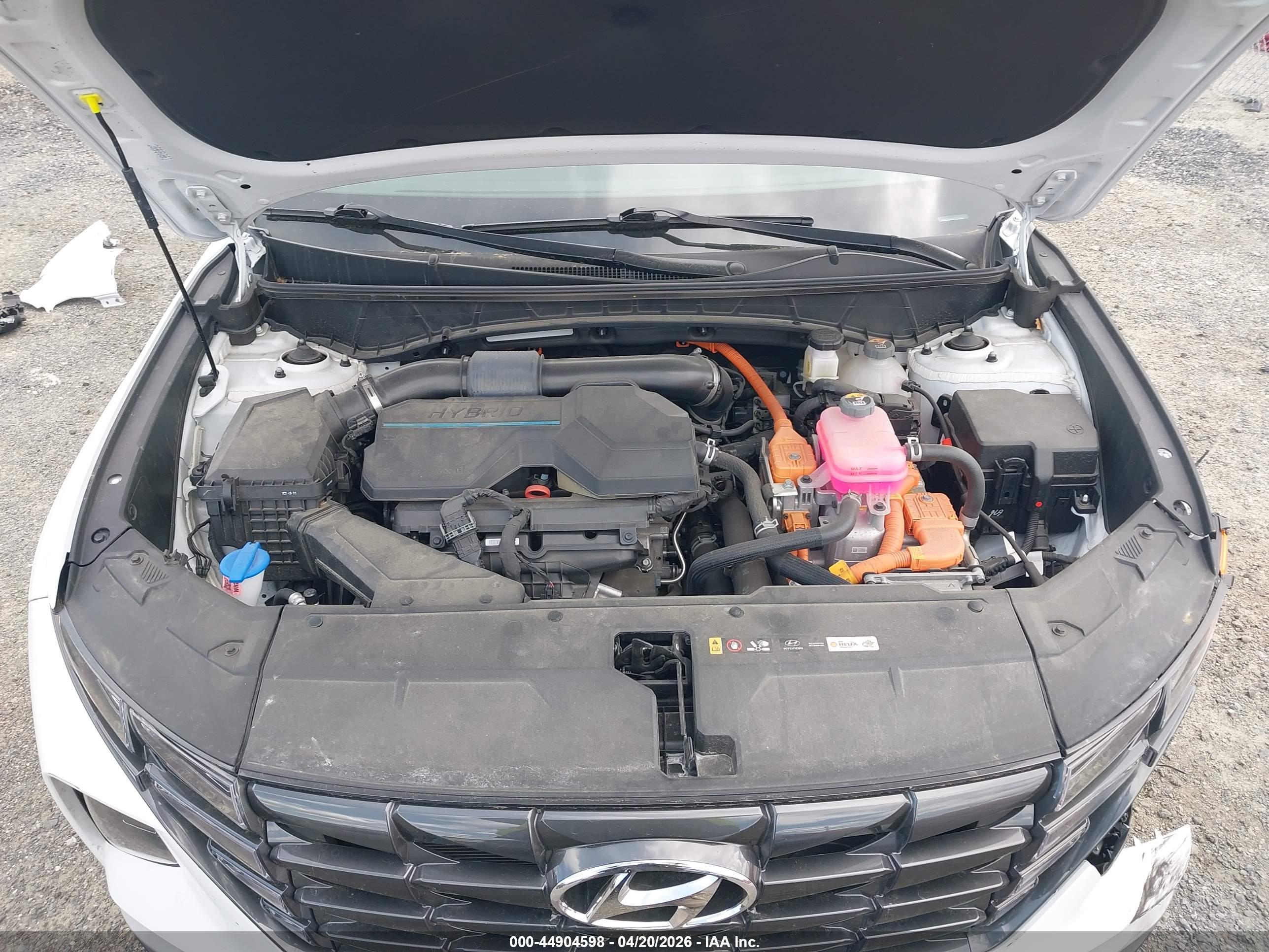 HYUNDAI TUCSON image 10