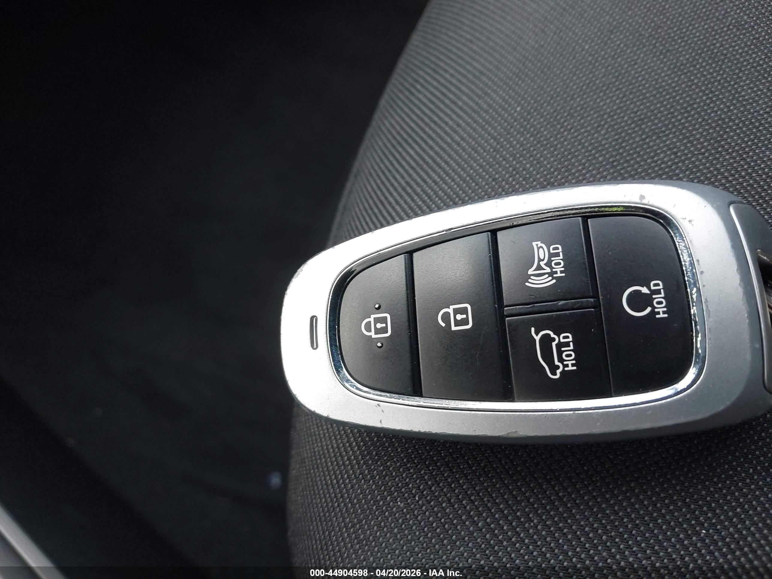 HYUNDAI TUCSON image 11
