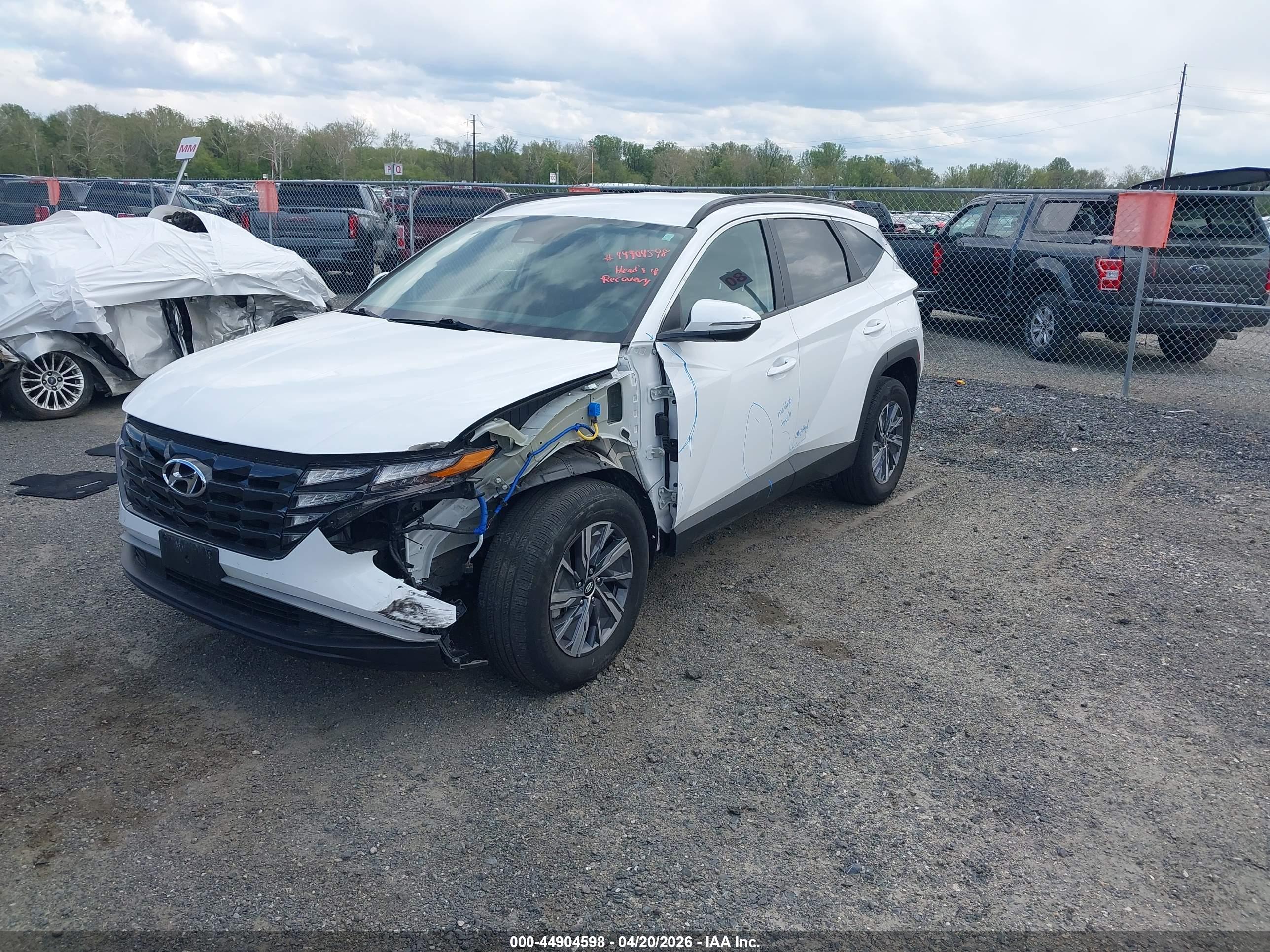 HYUNDAI TUCSON image 2