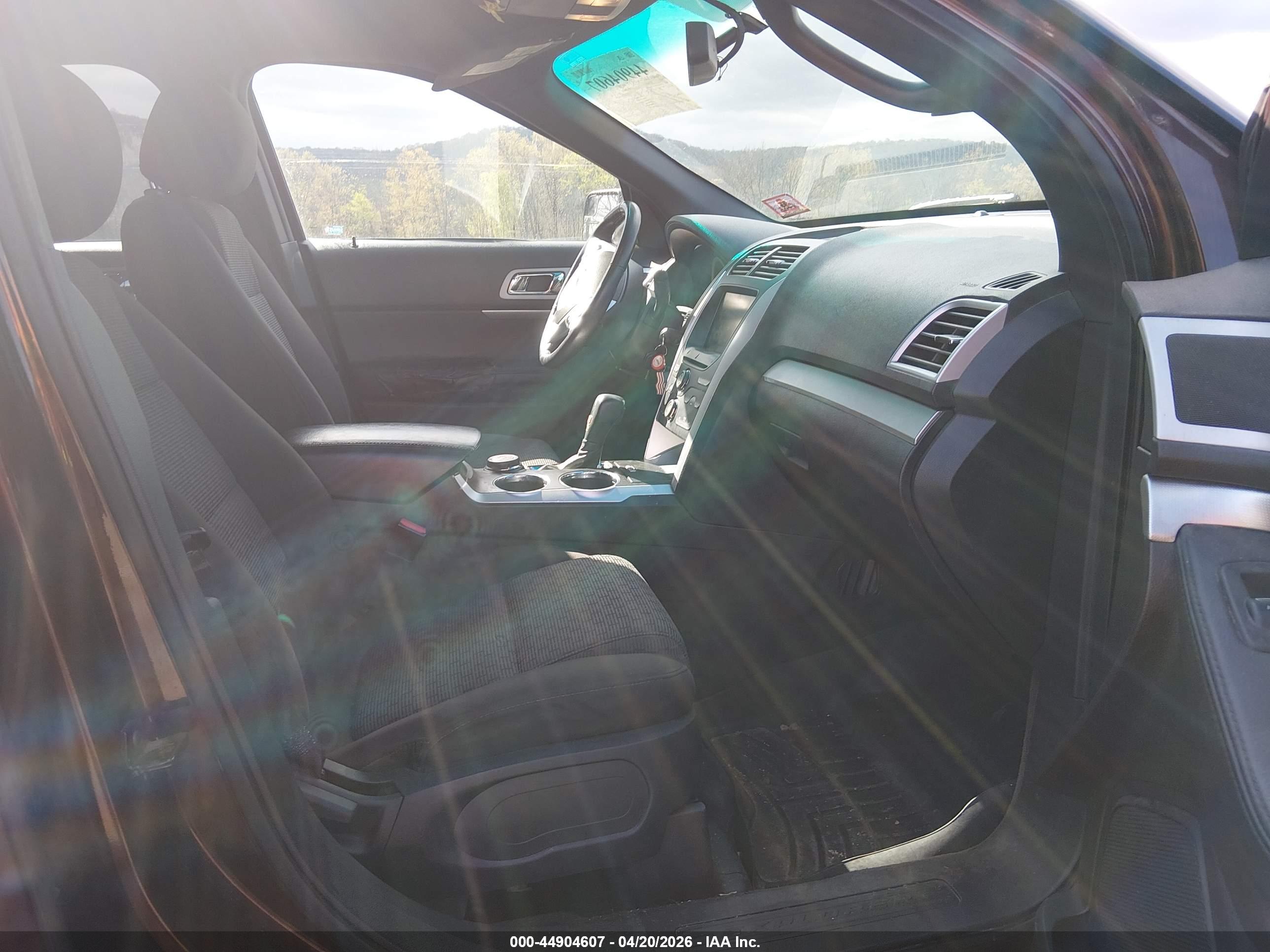 FORD EXPLORER image 5