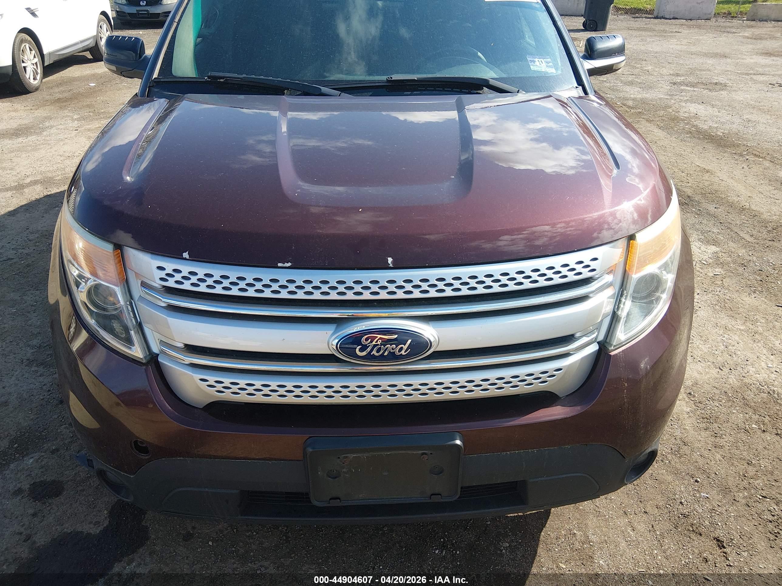 FORD EXPLORER image 6