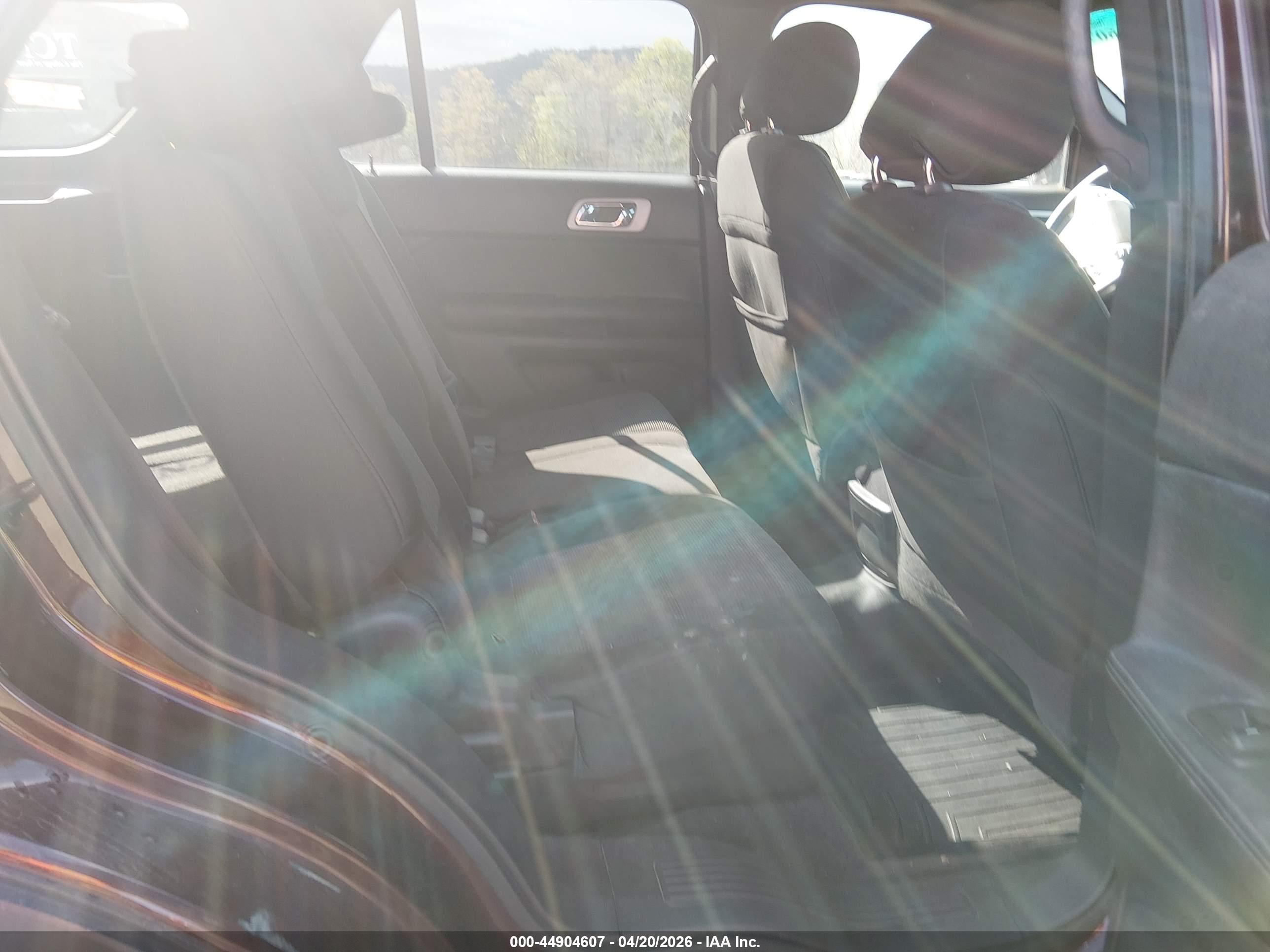 FORD EXPLORER image 8
