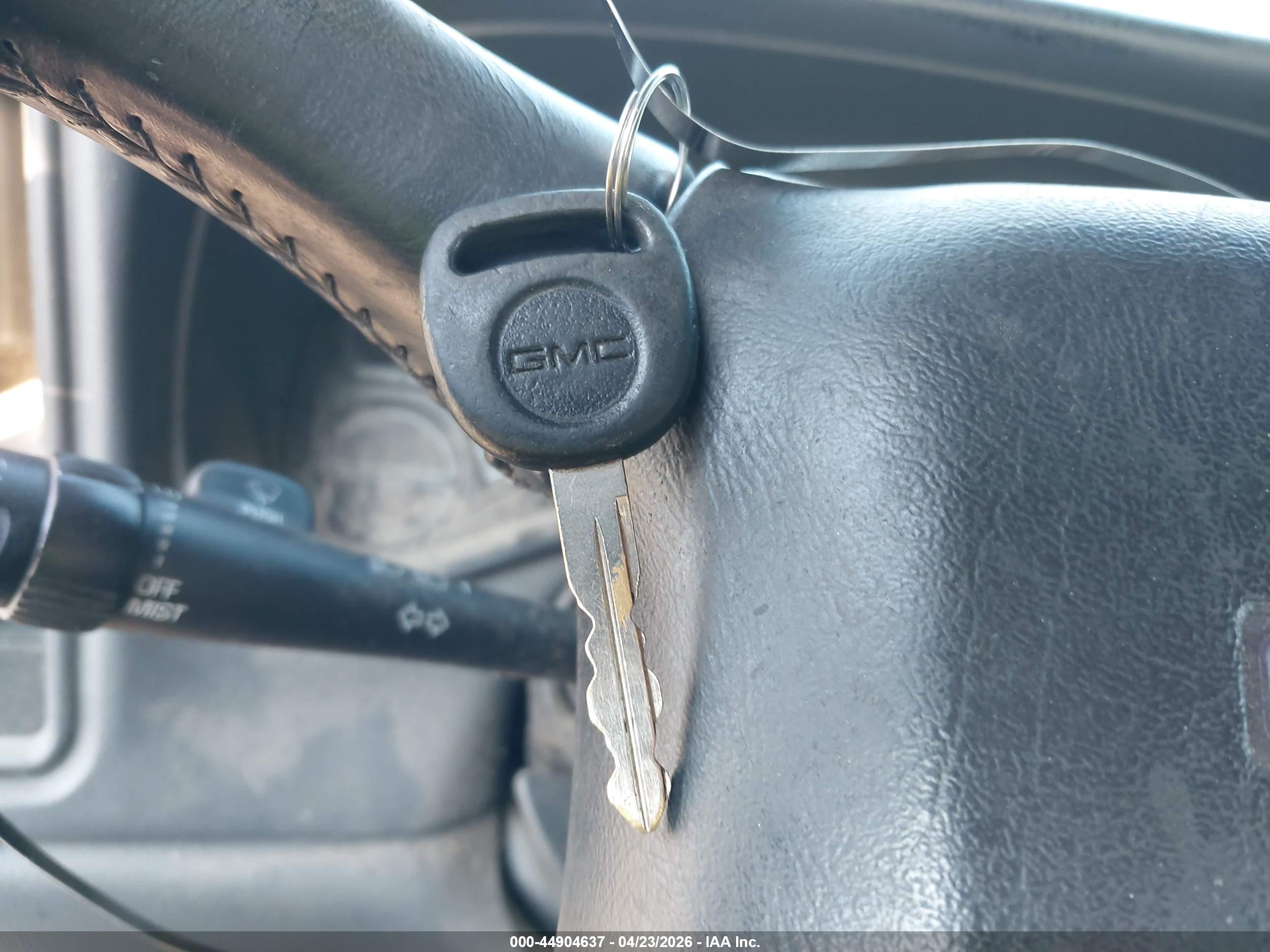 GMC SIERRA image 11