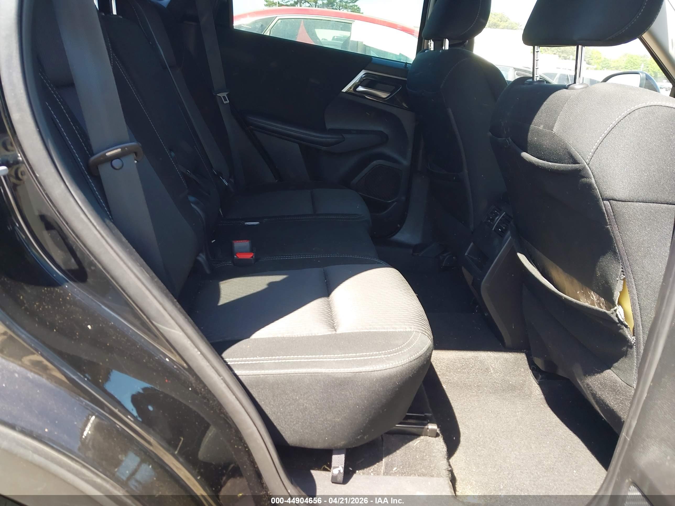 MITSUBISHI OUTLANDER image 8