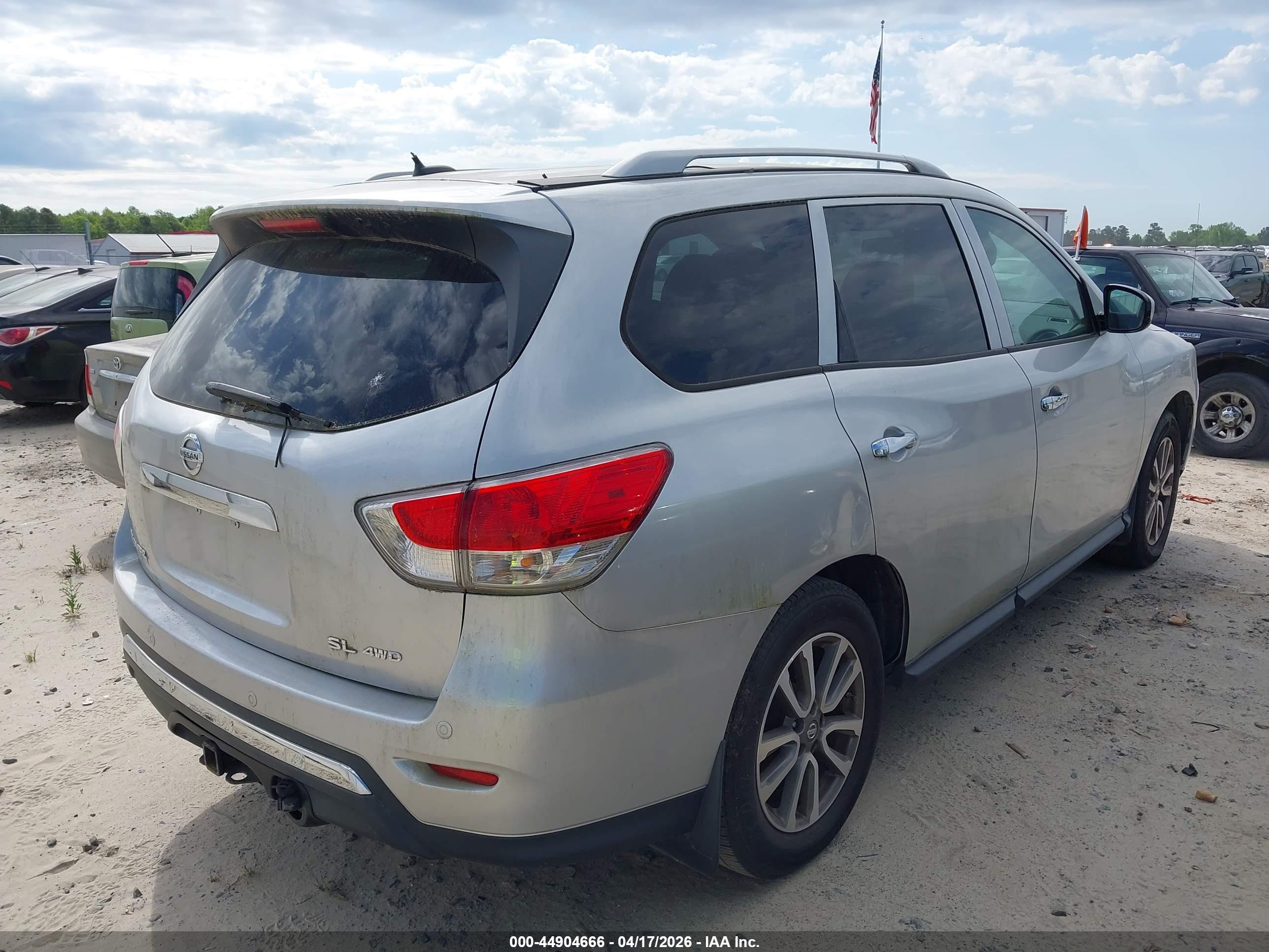 NISSAN PATHFINDER image 4